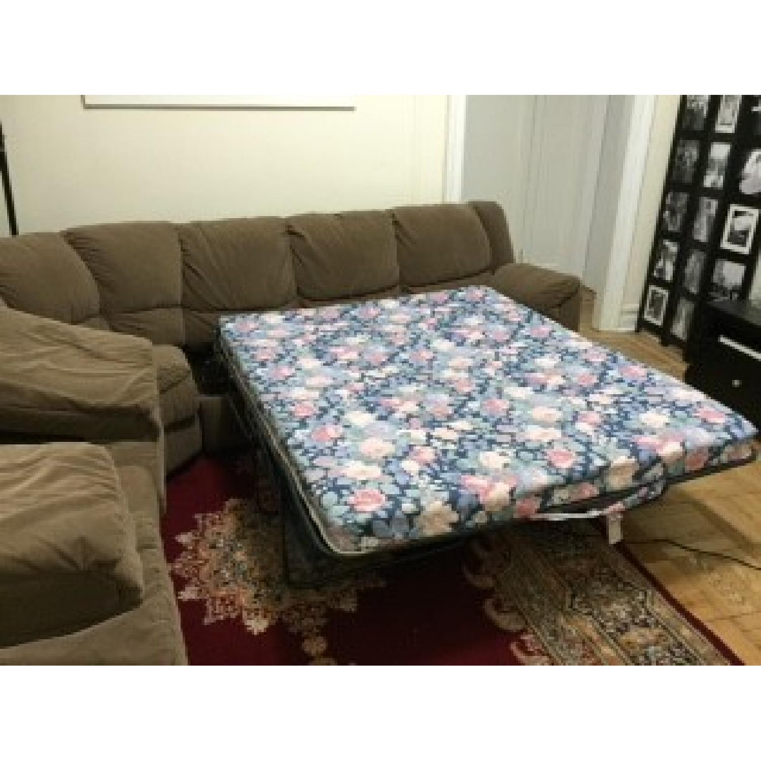 Elran Queen Sleeper Sectional Couch with 2 Reclining Seats - image-5