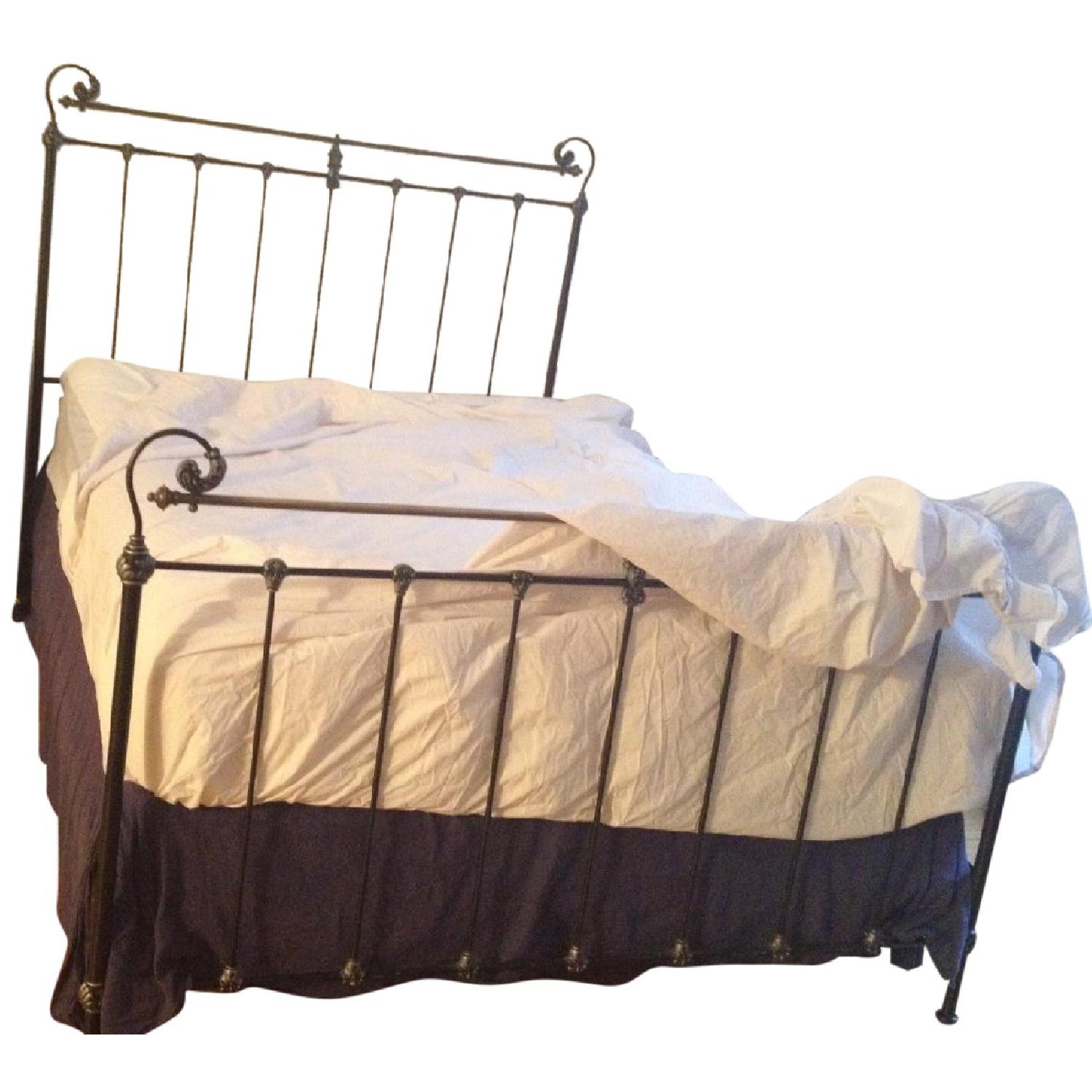 Charles P. Rogers Queen Fairfield Bed - image-0