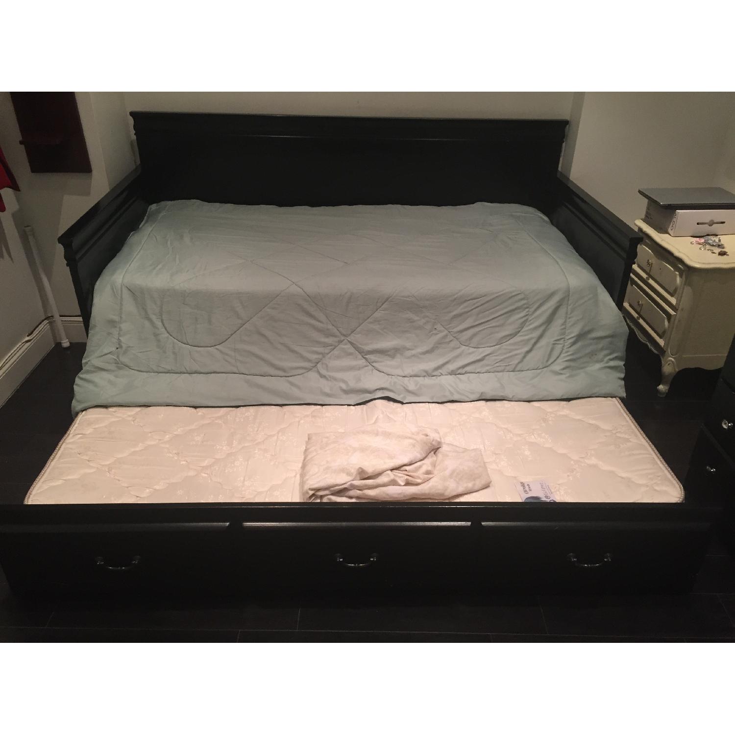 Black Finish Daybed with Trundle!!! - image-3