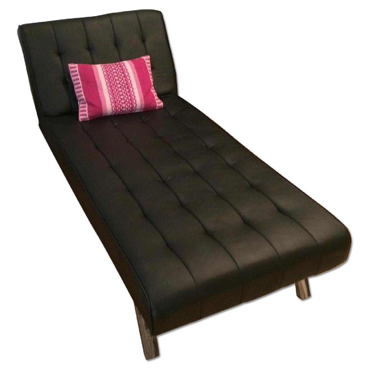 Designer Chaise Lounge - image-0