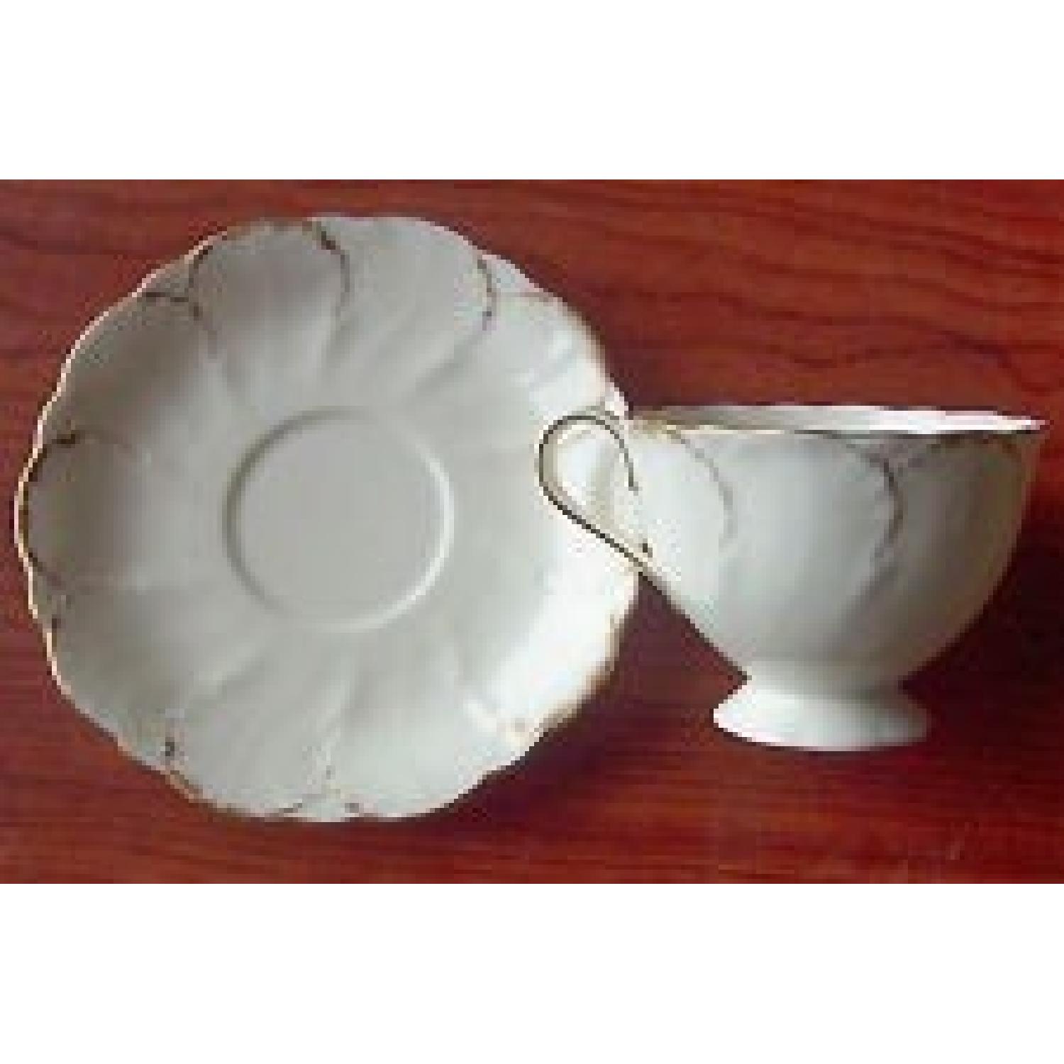 Mikasa Simply Gold 48 Piece Ivory Bone China Set - image-3