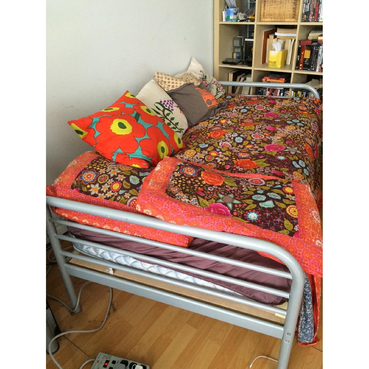 Super comfortable twin daybed! - image-3