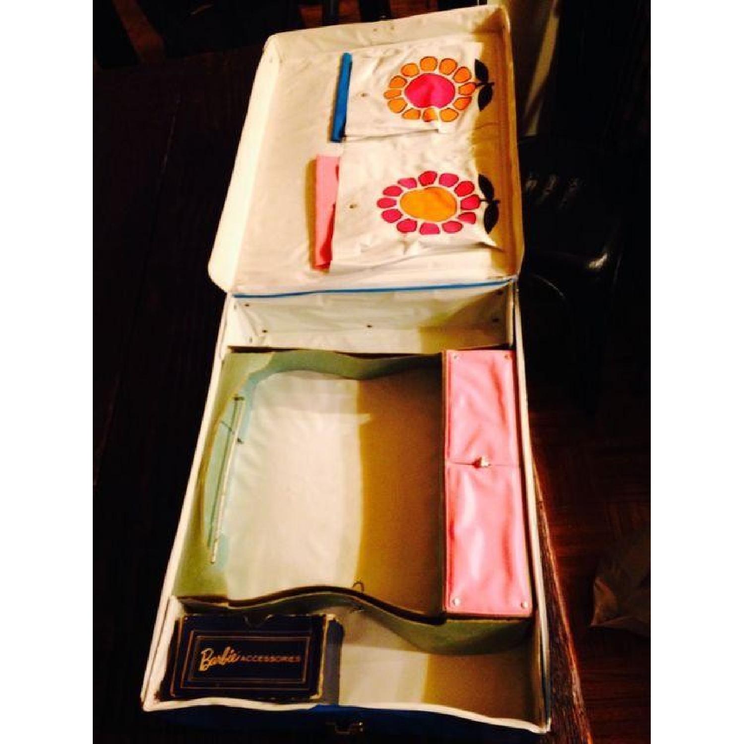 Vintage Barbie Suitcase 1968 - image-1