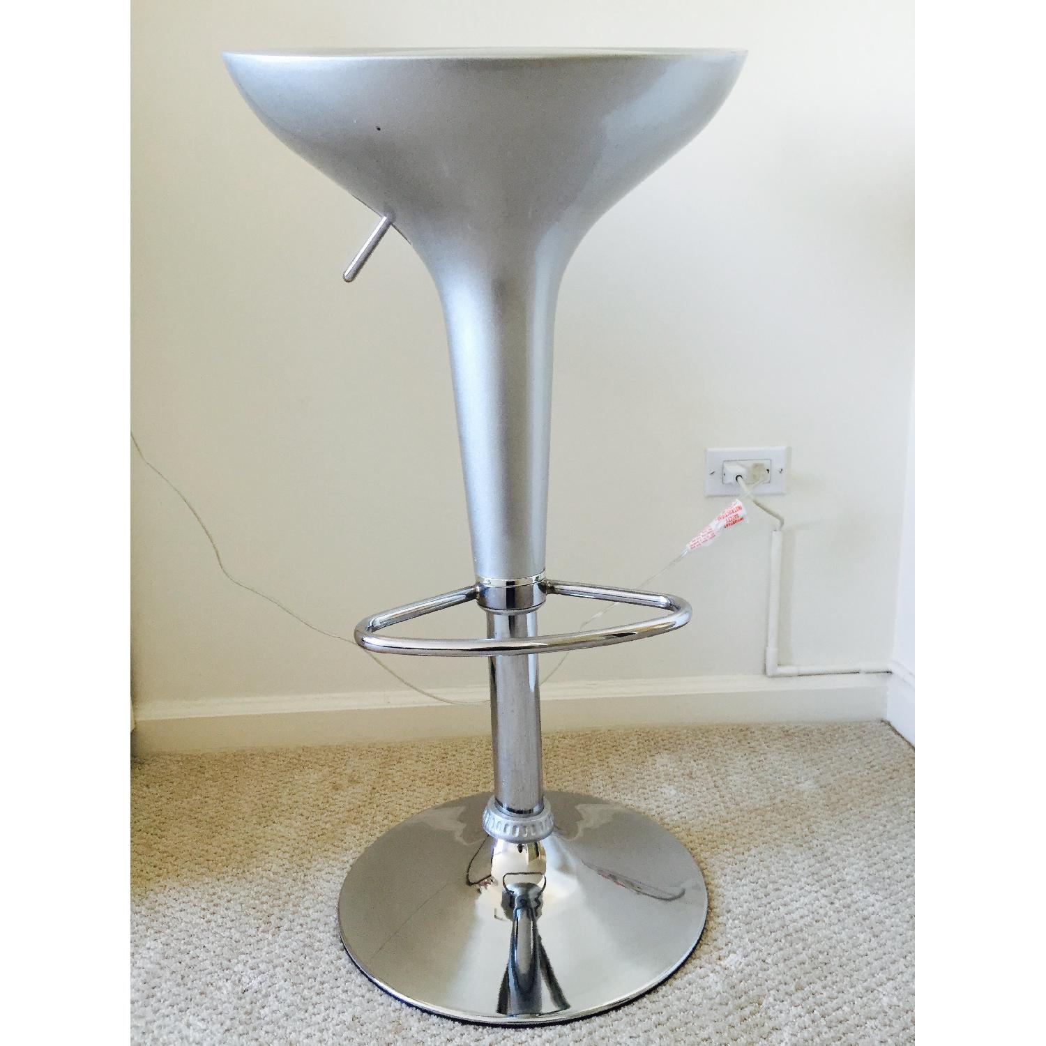Harrods Silver and Chrome Swizzle Stool - image-3