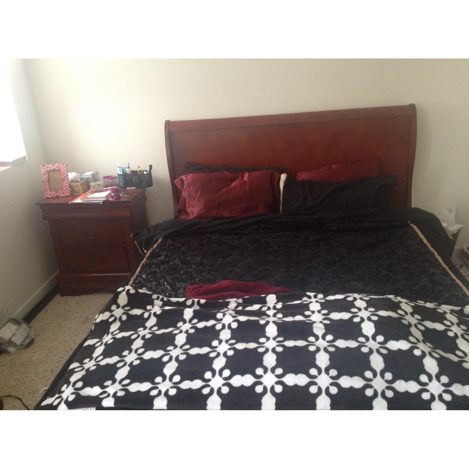 Sleigh Bedroom Set - image-1