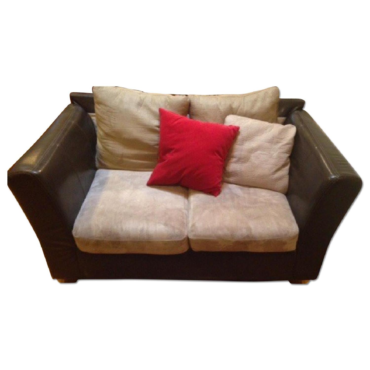 Jennifer Convertibles Loveseat + Oversized Chair AptDeco