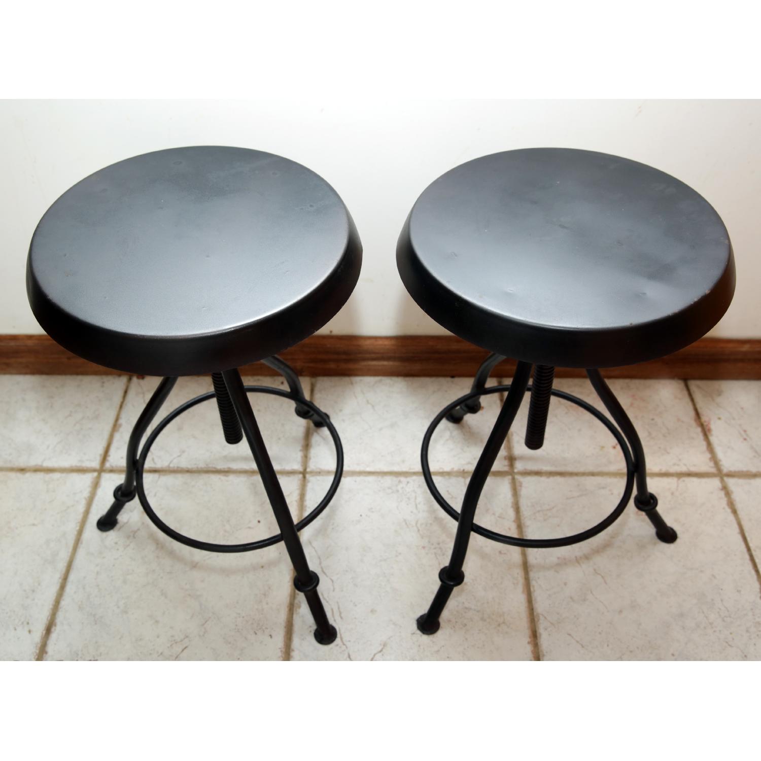 Handmade Black Kitchen Iron Swivel Stools - Set of 2 - Thumbnail 3