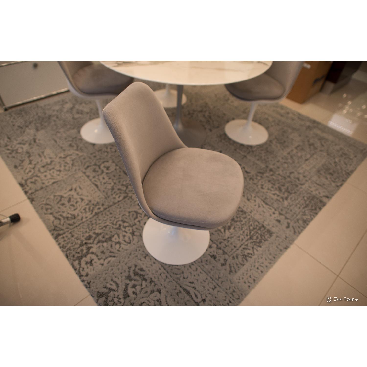 Tulip dining set by Eero Saarinen for Knoll