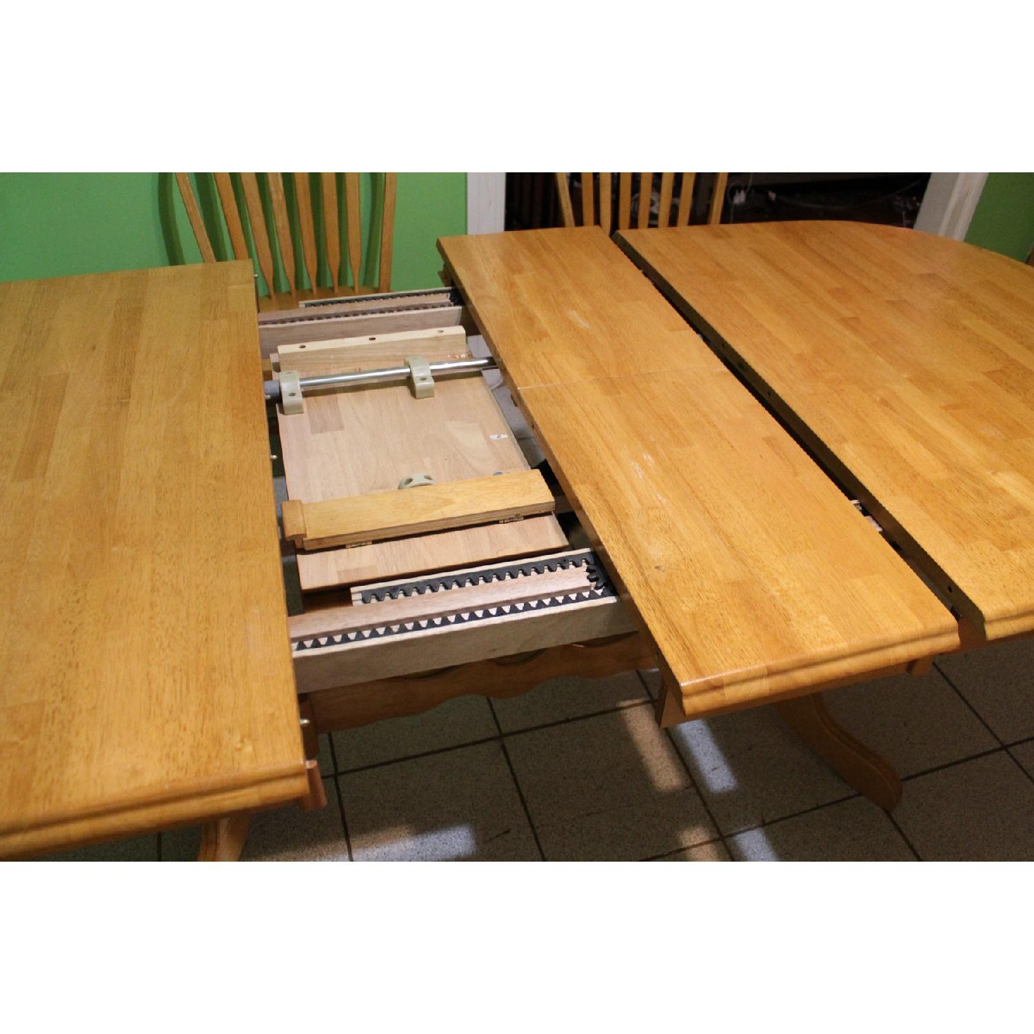 Senator's Brooklyn Solid Wood Country Extendable Dining Table w/ 4 Chairs - image-6