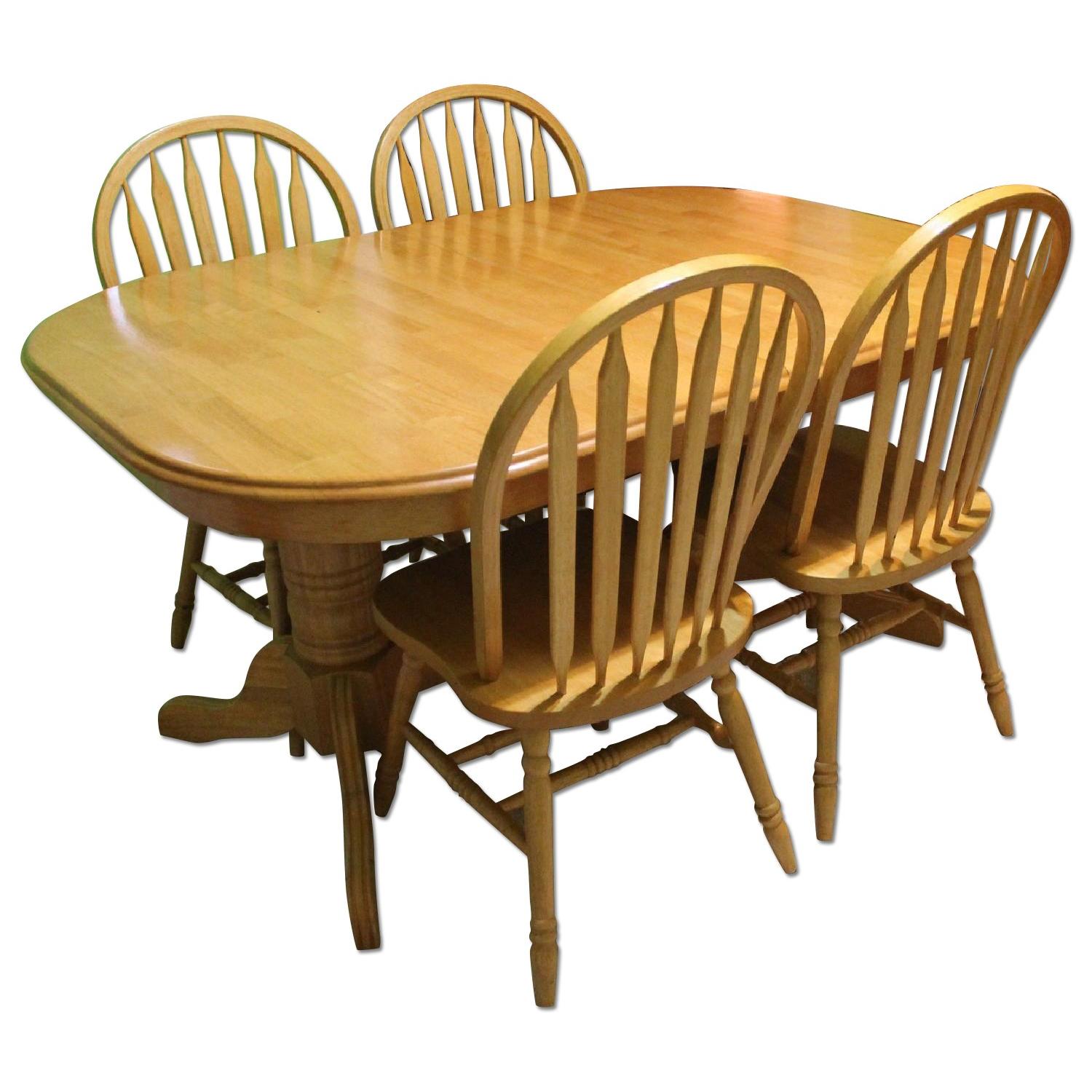Senator's Brooklyn Solid Wood Country Extendable Dining Table w/ 4 Chairs