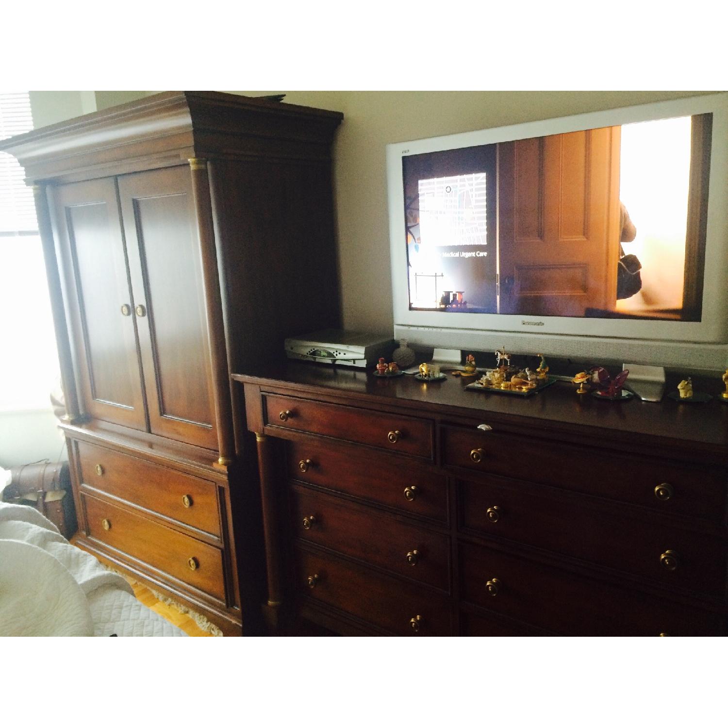 Thomasville 4 Bedroom Furniture Set - image-1