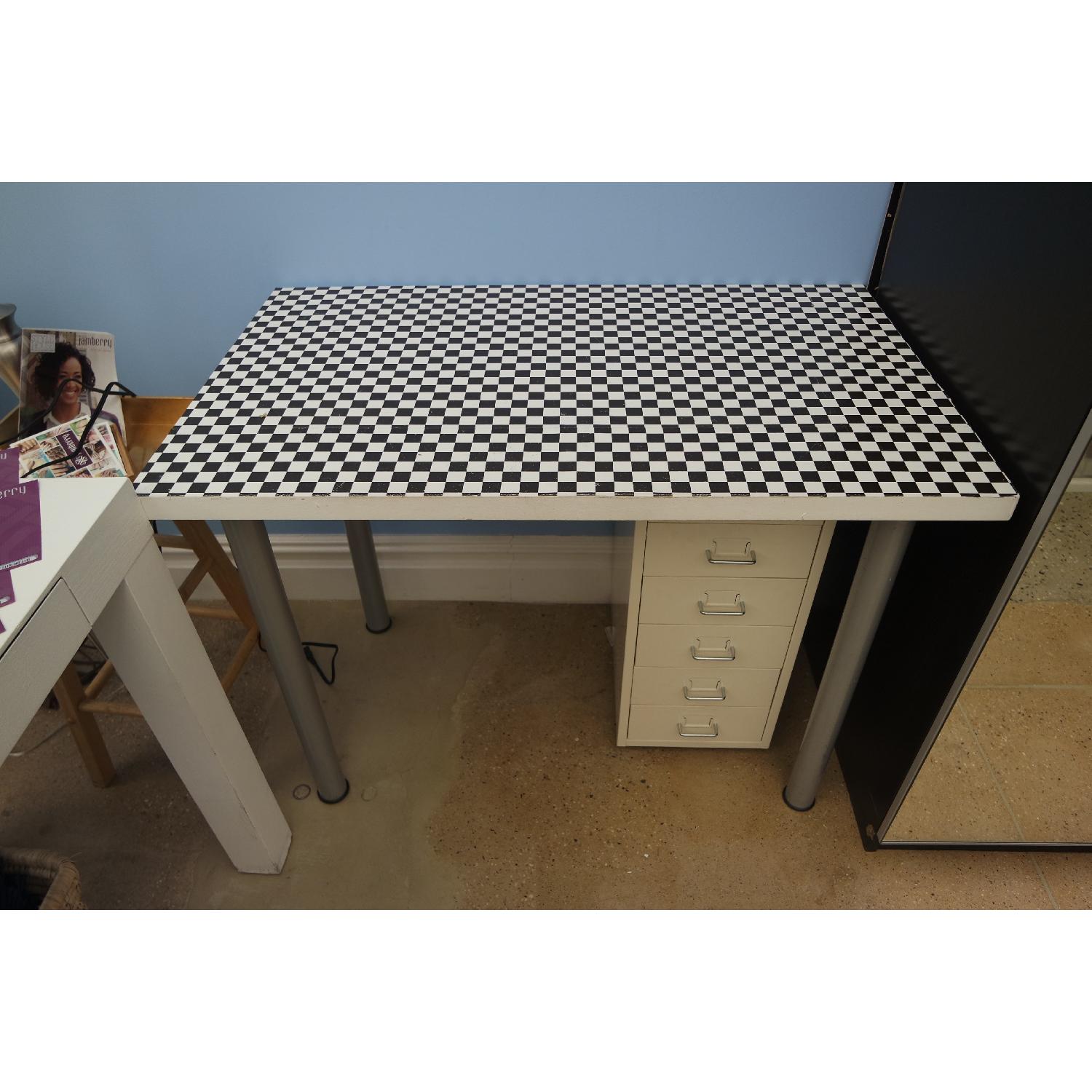 Checker Top Table Desk - image-2
