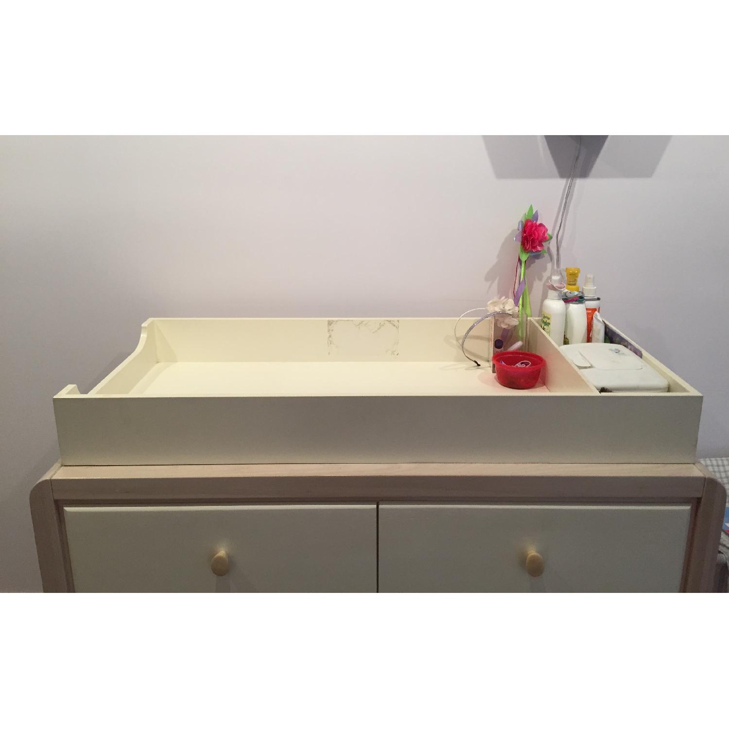 Q Collection Full Size Solare Crib + Matching Dresser w/ Removable Changing Table - image-2