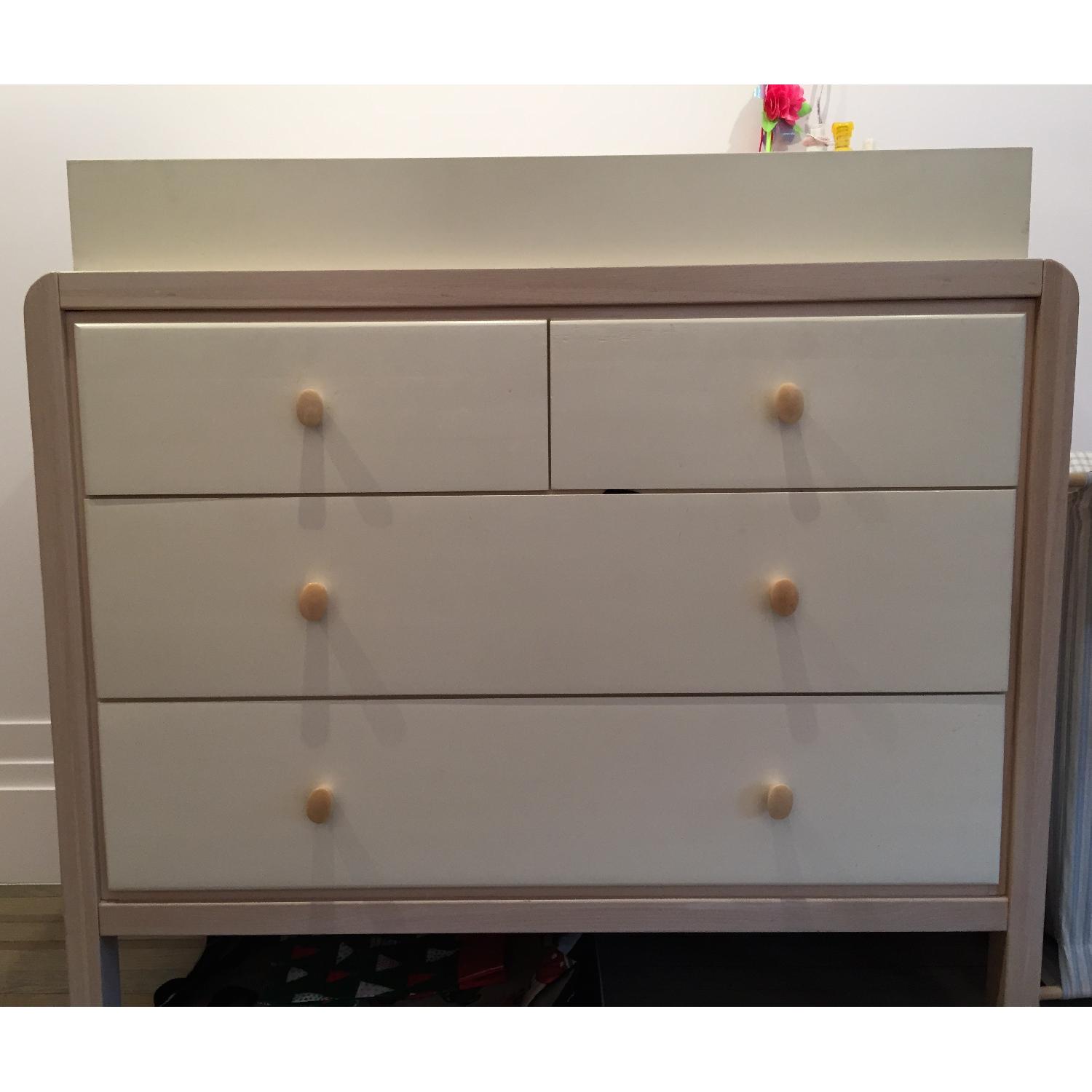 Q Collection Full Size Solare Crib + Matching Dresser w/ Removable Changing Table - image-3