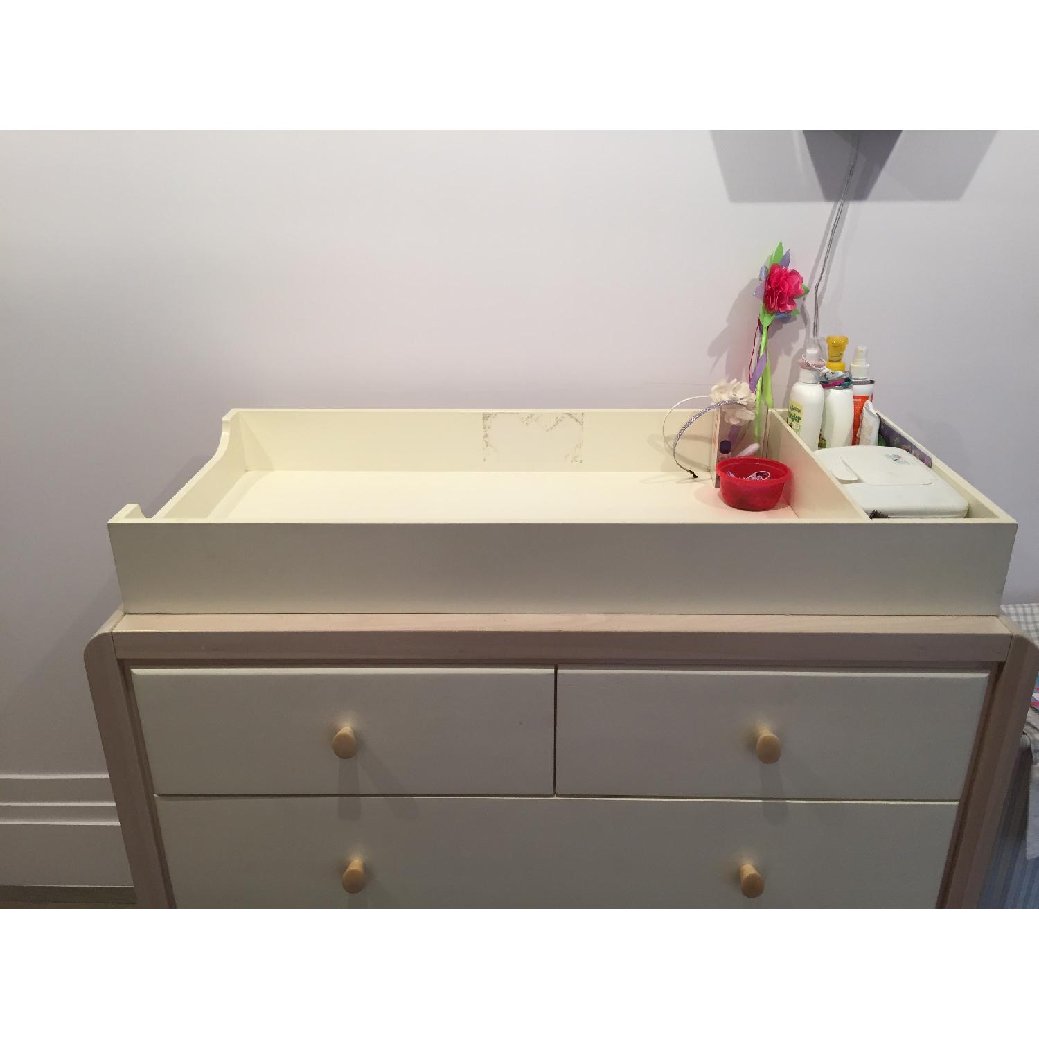 Q Collection Full Size Solare Crib + Matching Dresser w/ Removable Changing Table - image-6