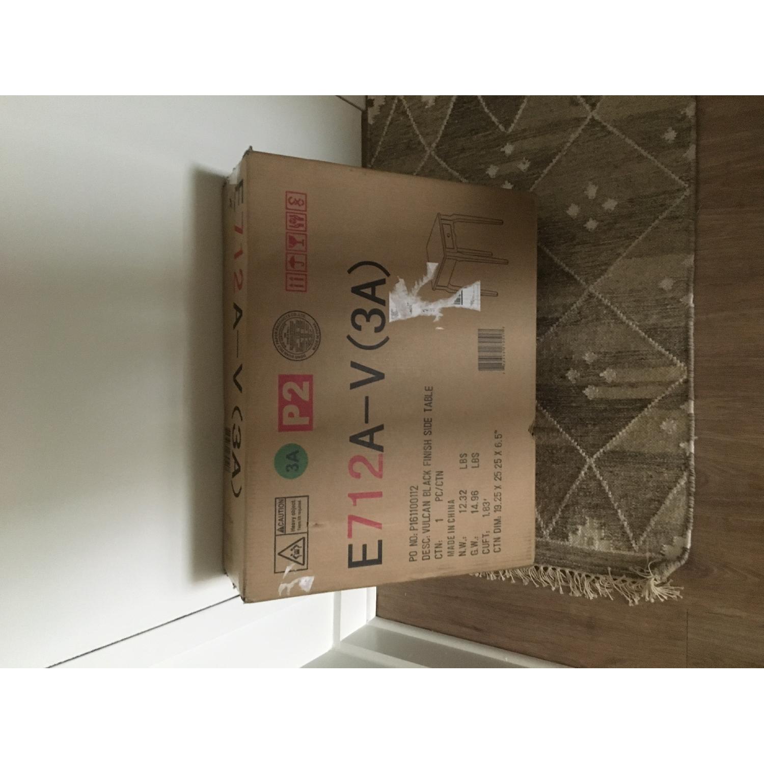 Pinckney End Table w/ Drawer - image-5