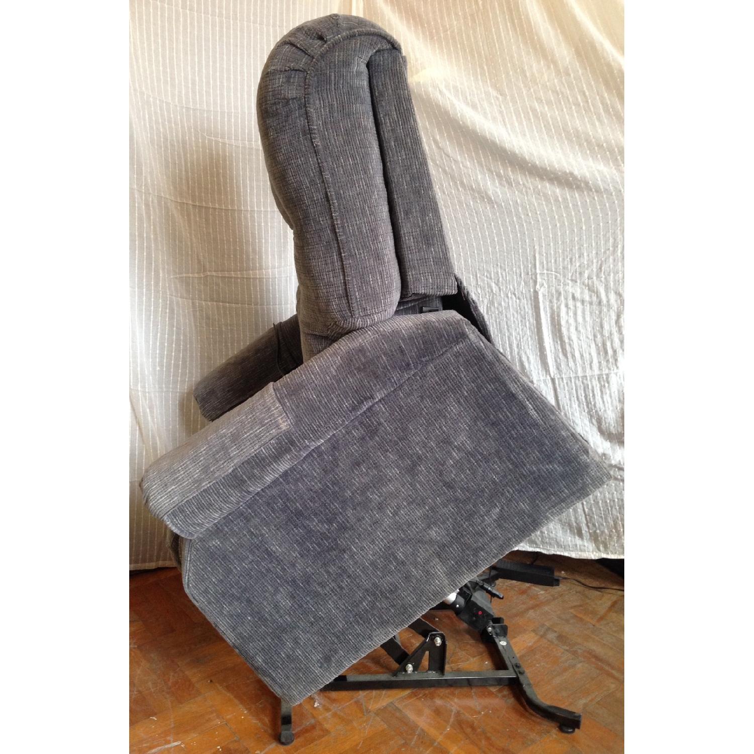 Bob's Power Lift II Recliner - image-1