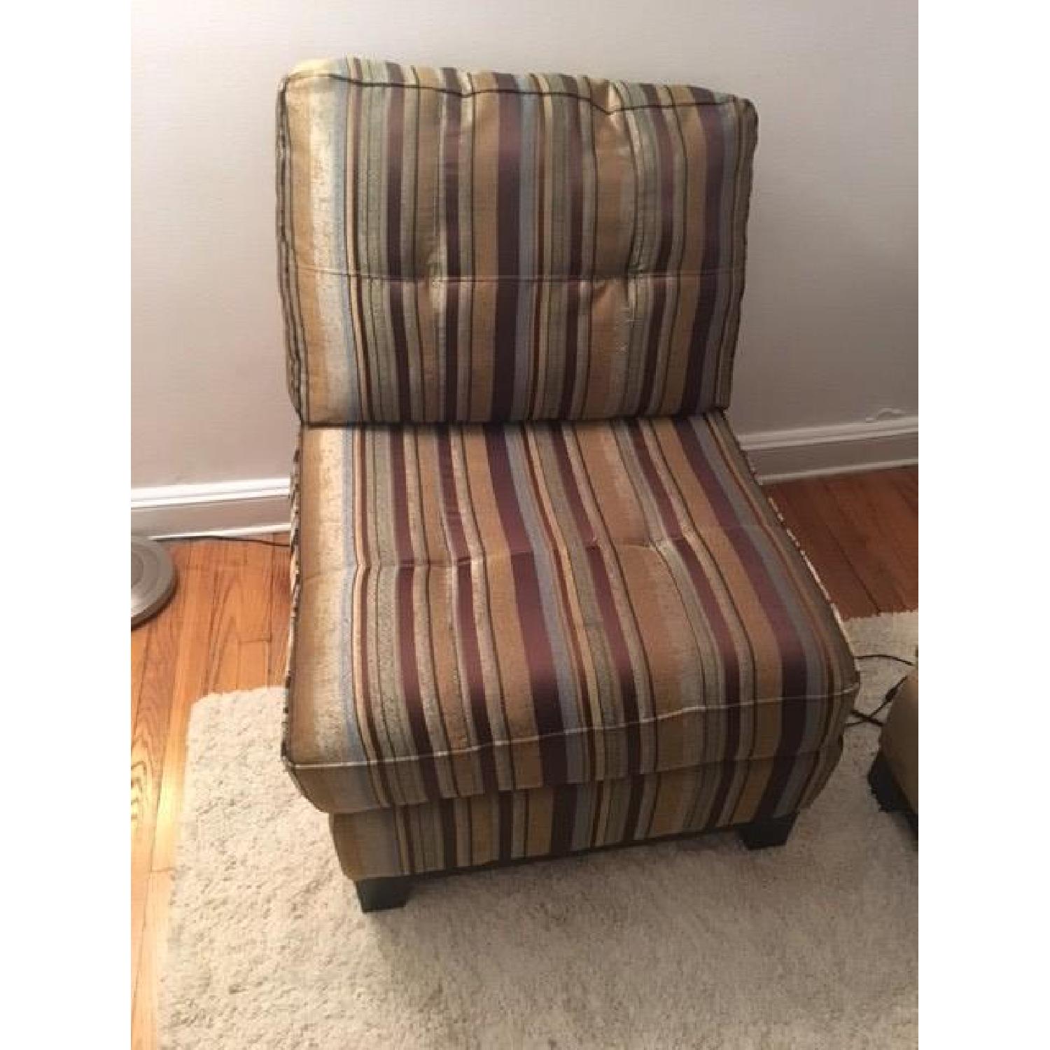 Jennifer Convertibles Accent Chair AptDeco