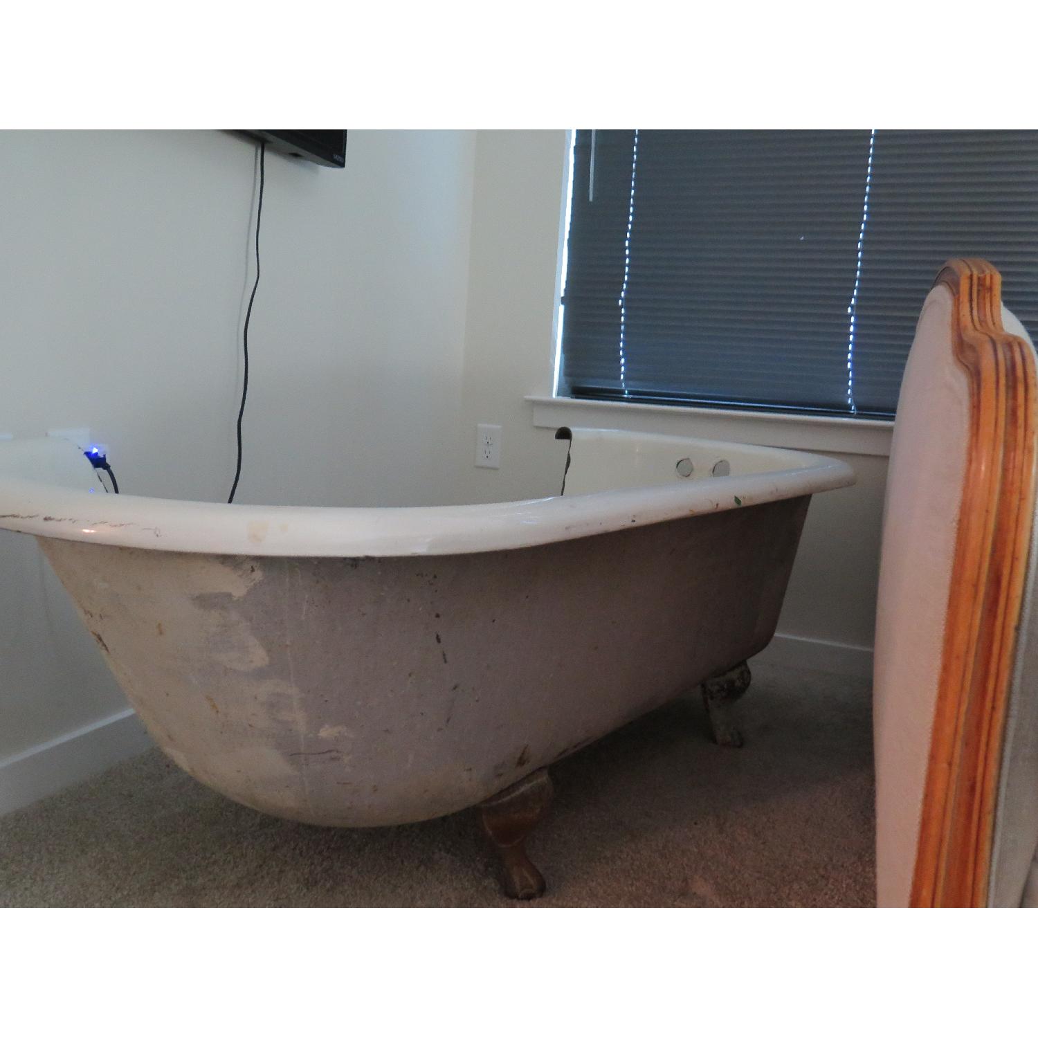 Clawfoot Bathtub Couch - image-4