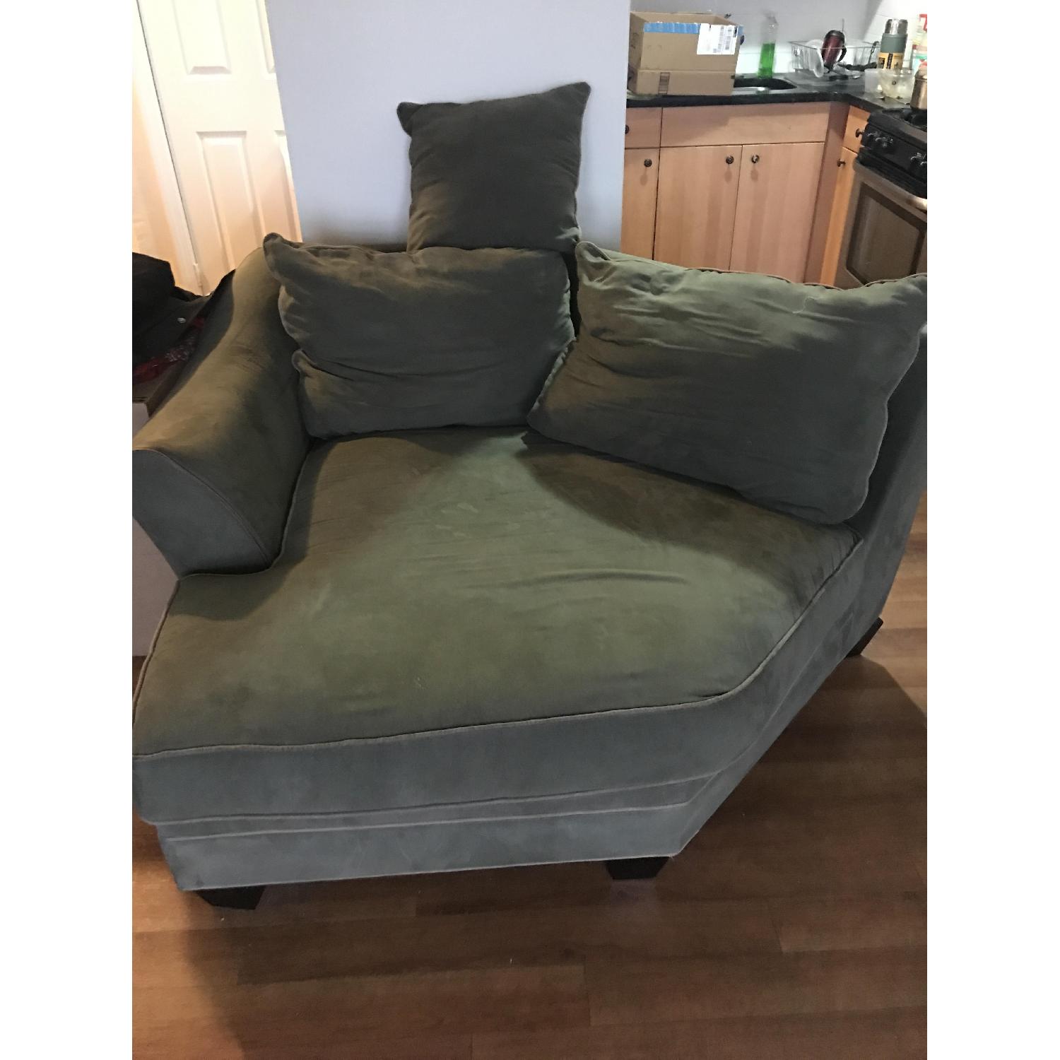 Raymour & Flanigan 3 Piece Sectional Sofa - AptDeco