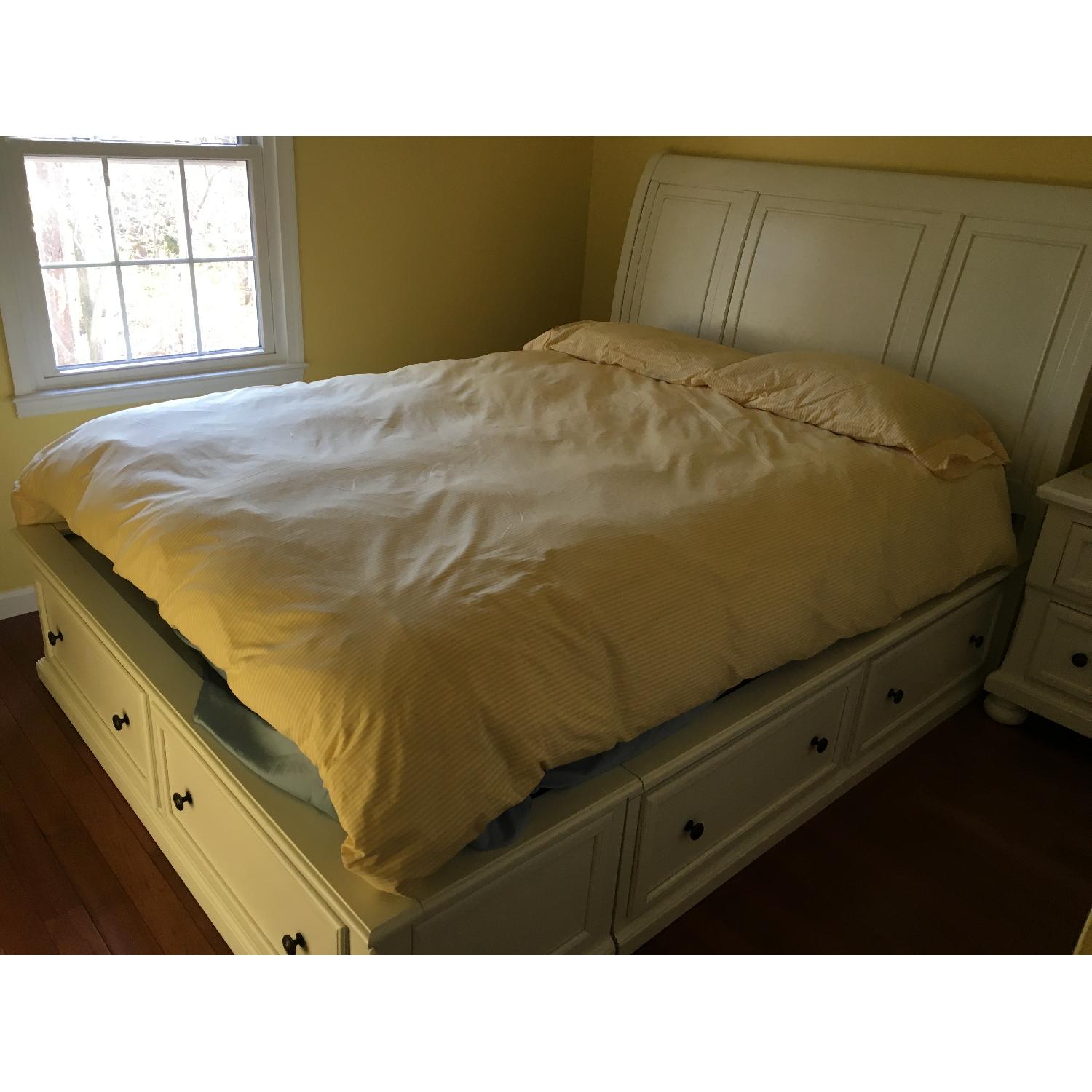 Hanover Queen Storage Bed in White - image-3