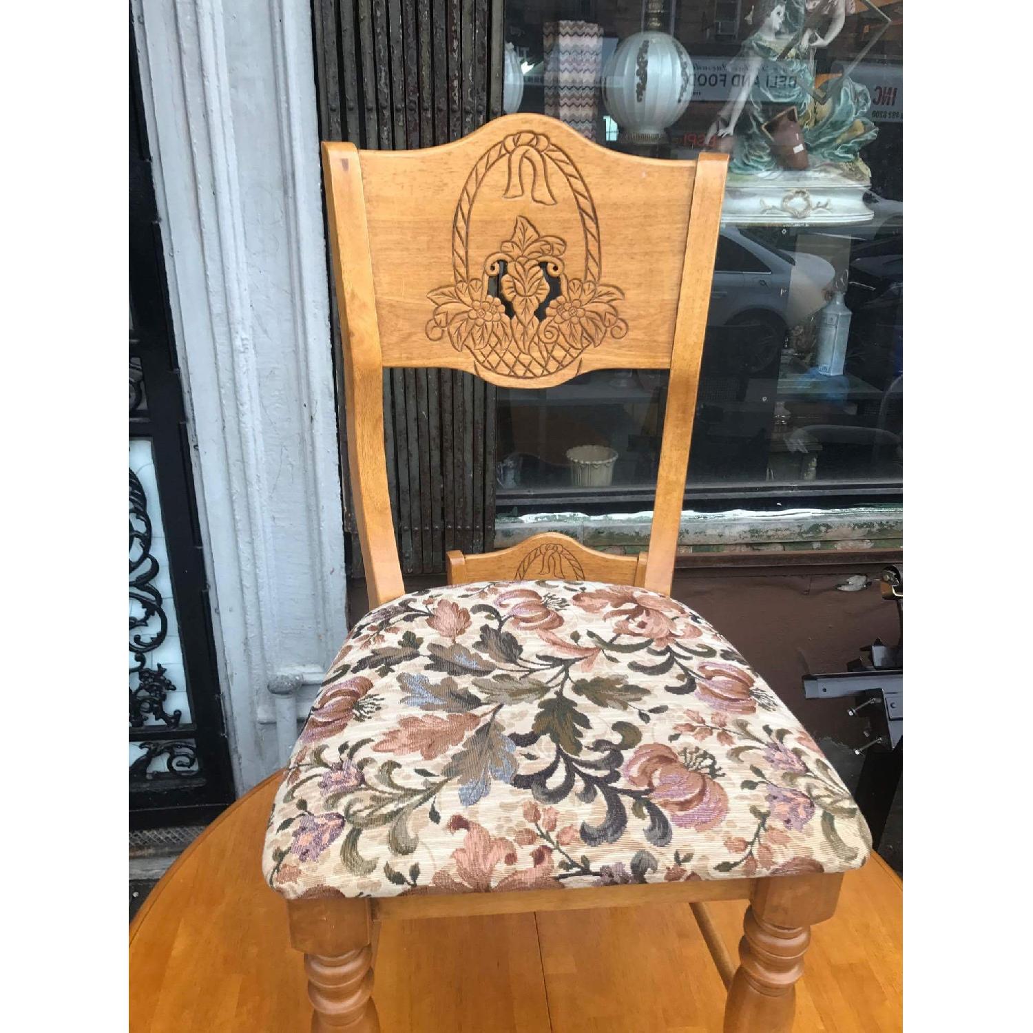 Expandable Kitchen Table w/ 4 Chairs - image-5