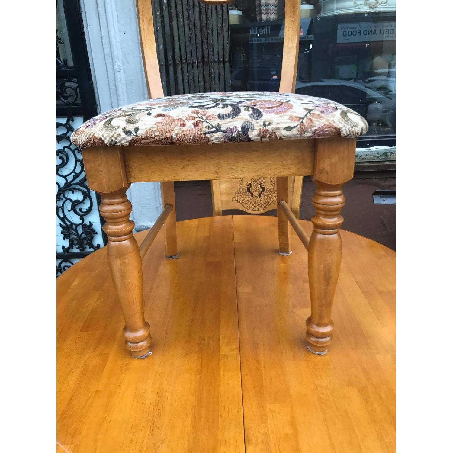 Expandable Kitchen Table w/ 4 Chairs - image-8