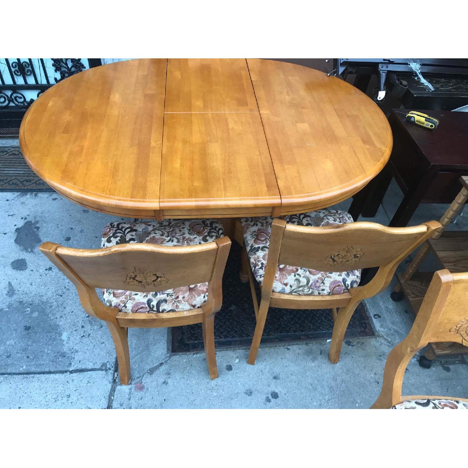 Expandable Kitchen Table w/ 4 Chairs - image-14