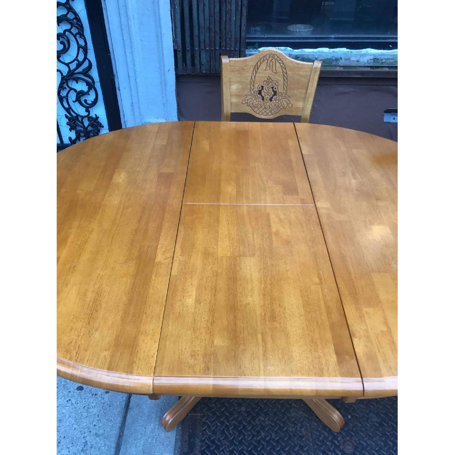 Expandable Kitchen Table w/ 4 Chairs - image-15