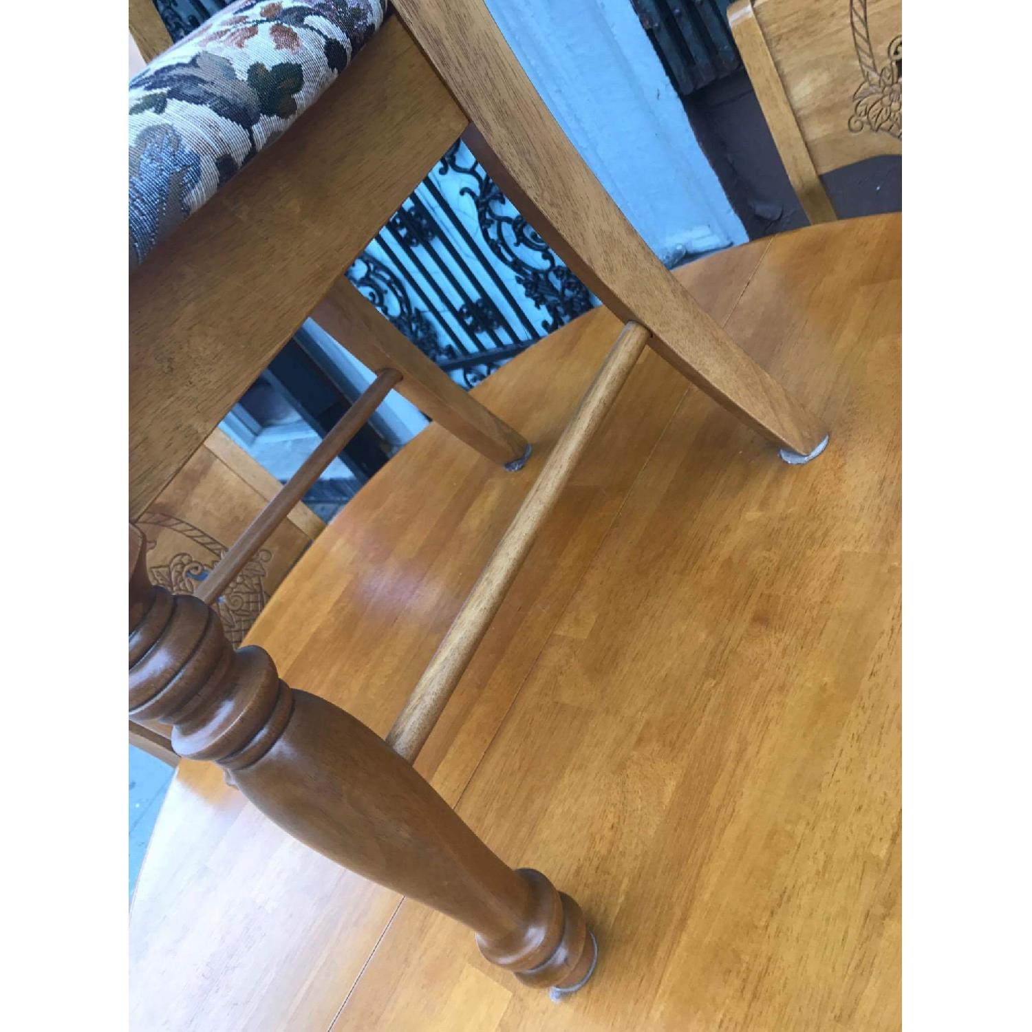 Expandable Kitchen Table w/ 4 Chairs - image-20