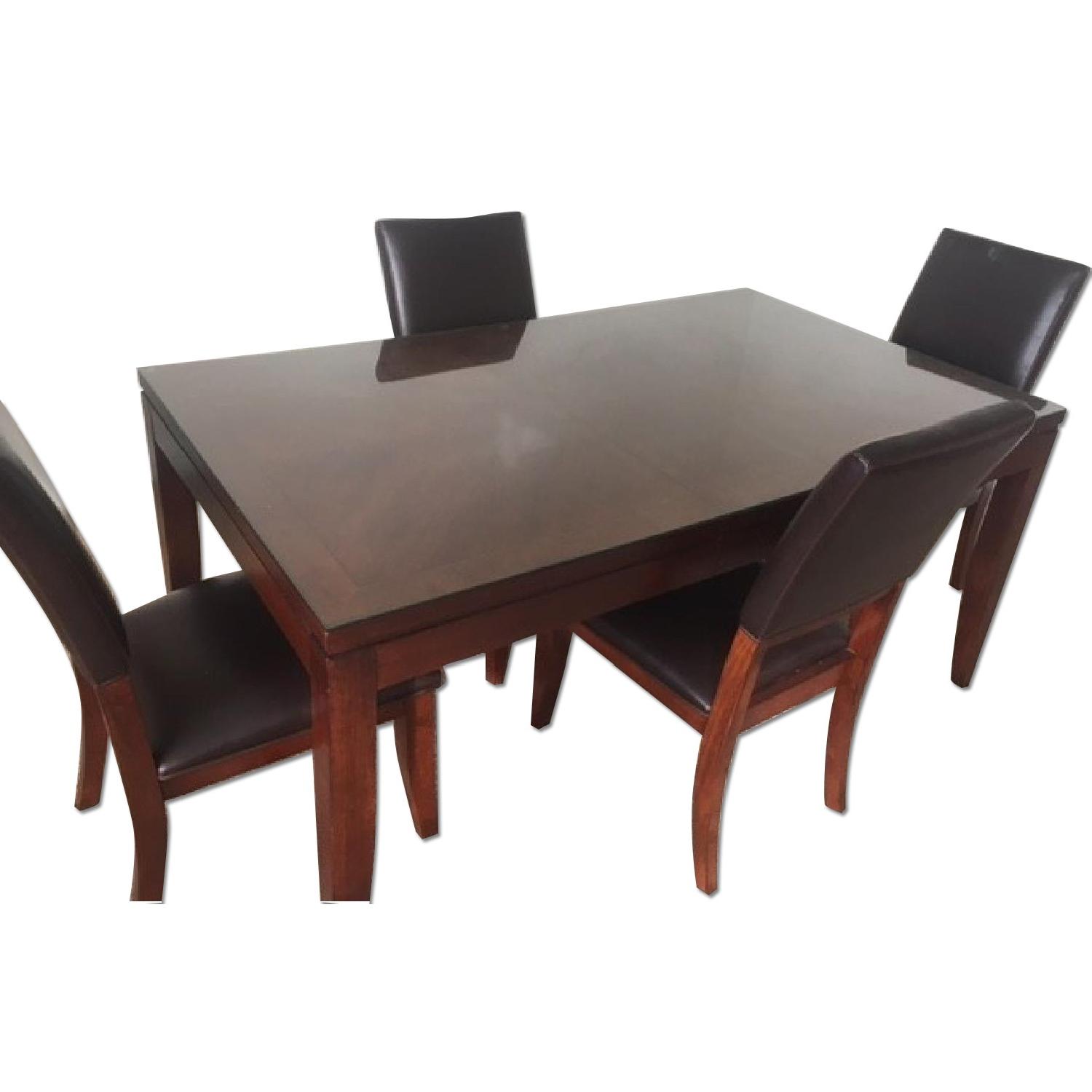 HOM Furniture Mahogany Dining Room Table w/ 4 Leather Chairs AptDeco