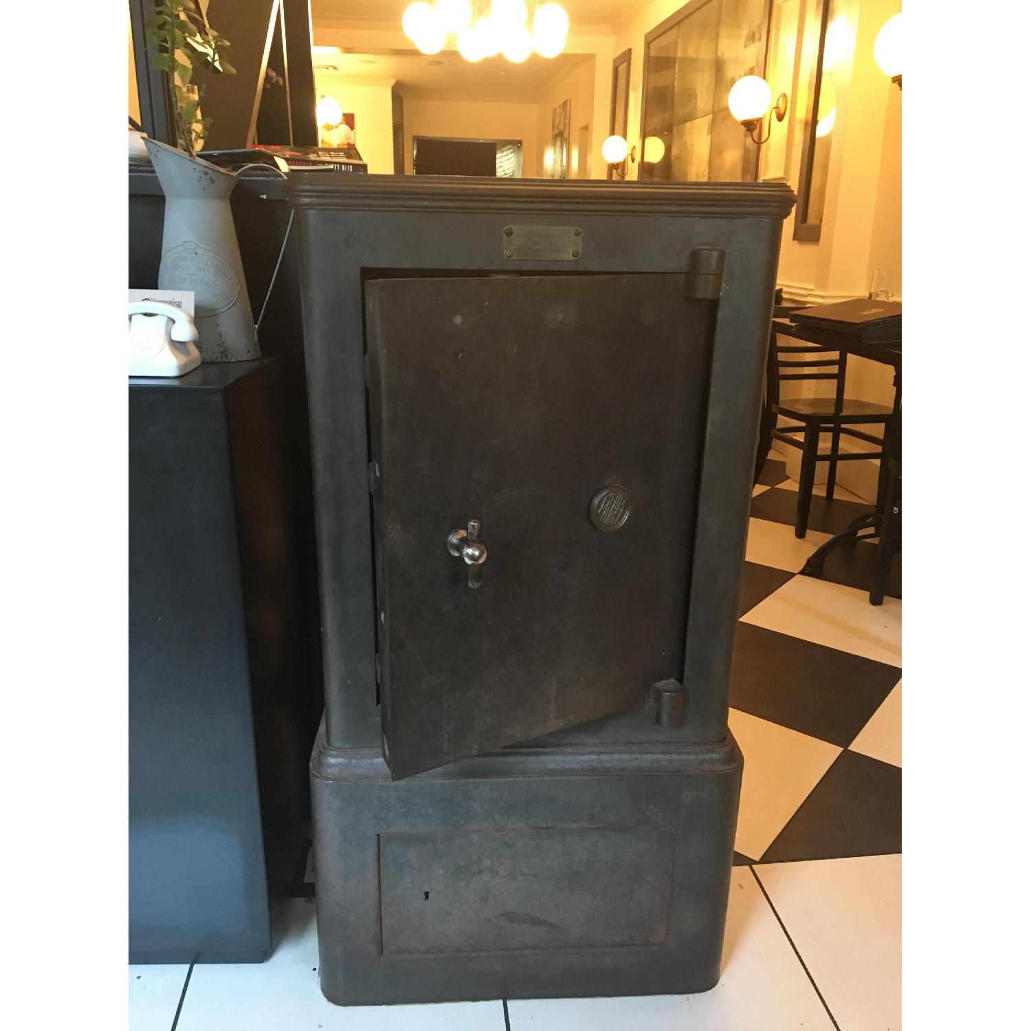 French Safe - image-1