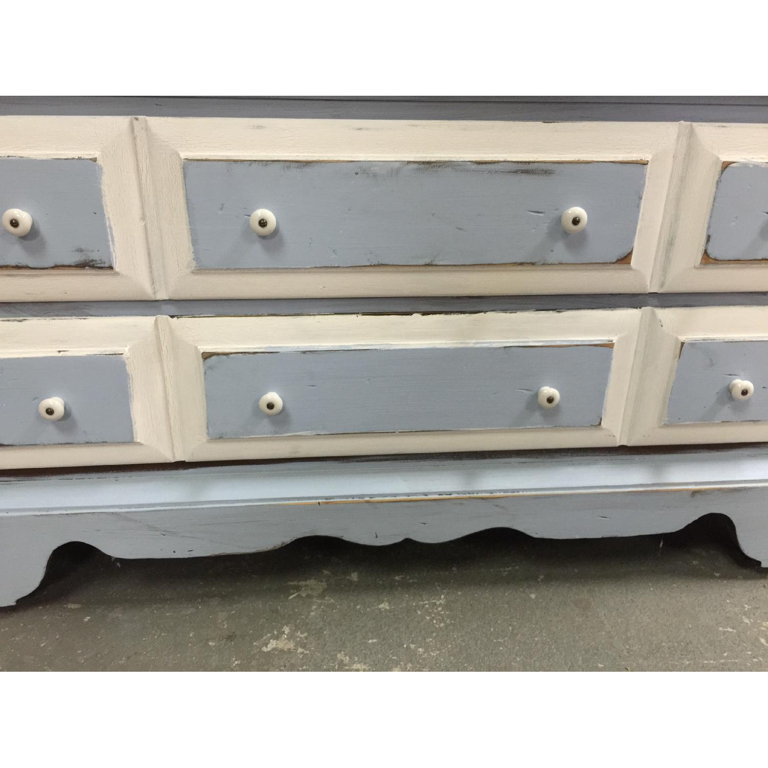 Vintage 6 Drawer Dresser Painted In Shabby Chic Style - image-7