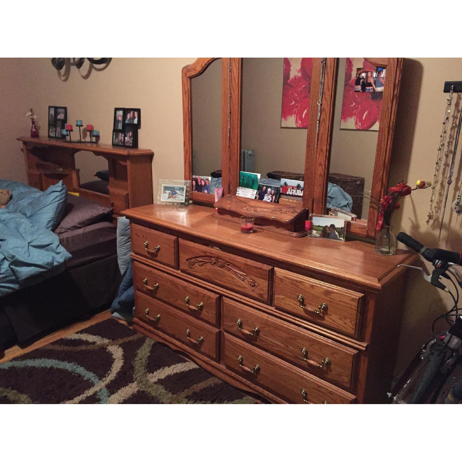 Solid Oak 3 Piece Bedroom Set - image-4