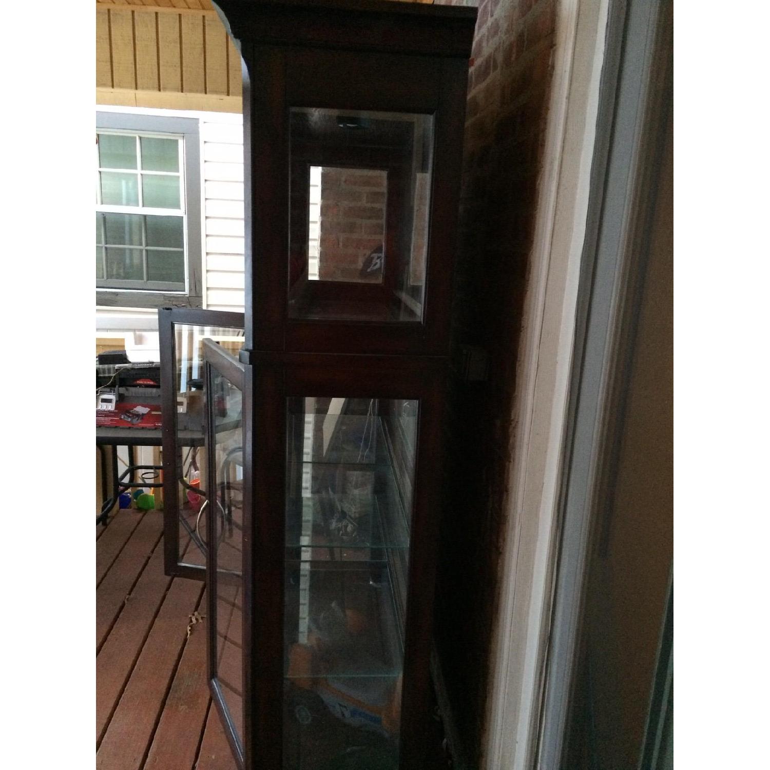 Raymour & Flanigan Bellanest Chace China Curio w/ Lighting - image-2