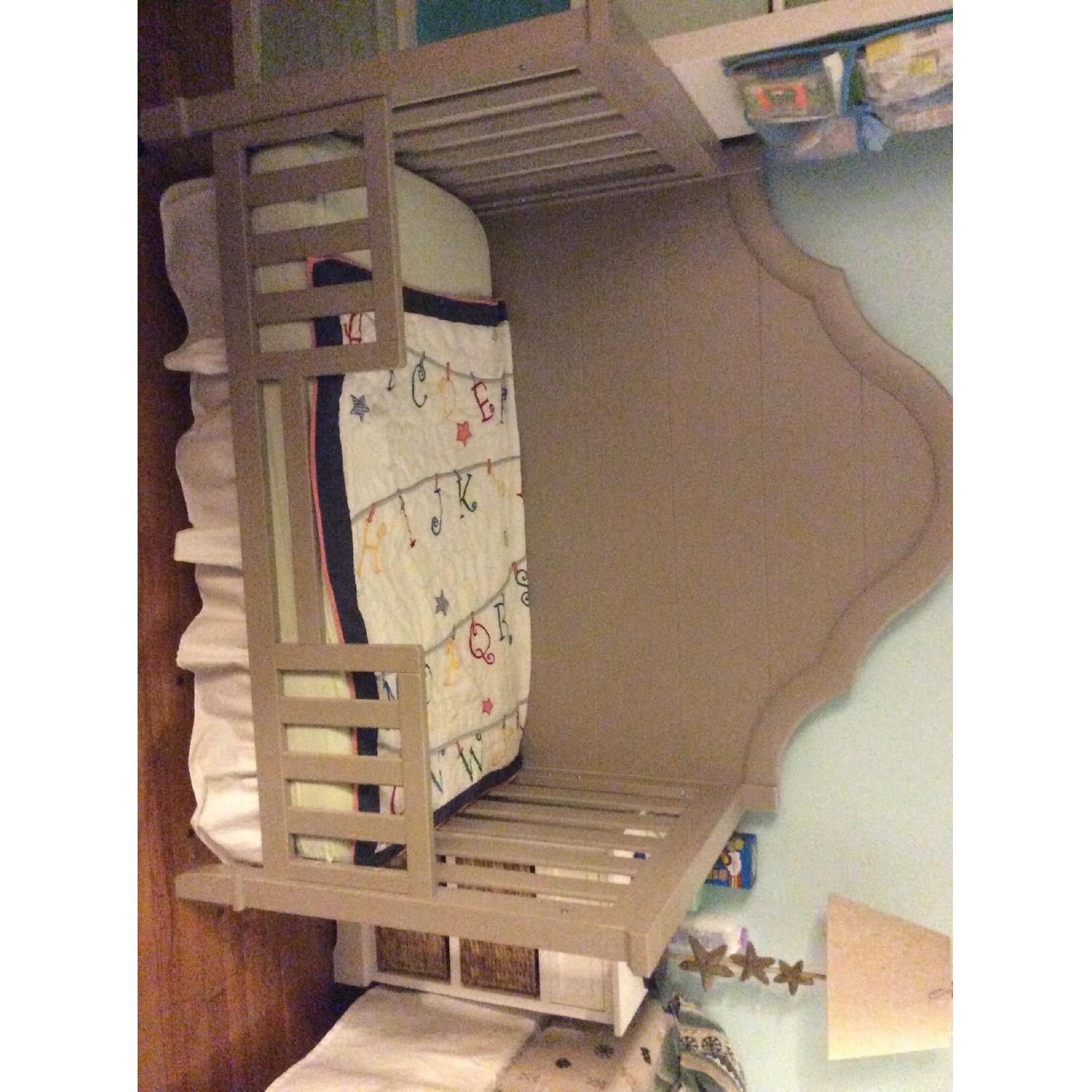 Bassett Baby Ava Collection 4 in 1 Convertible Crib AptDeco