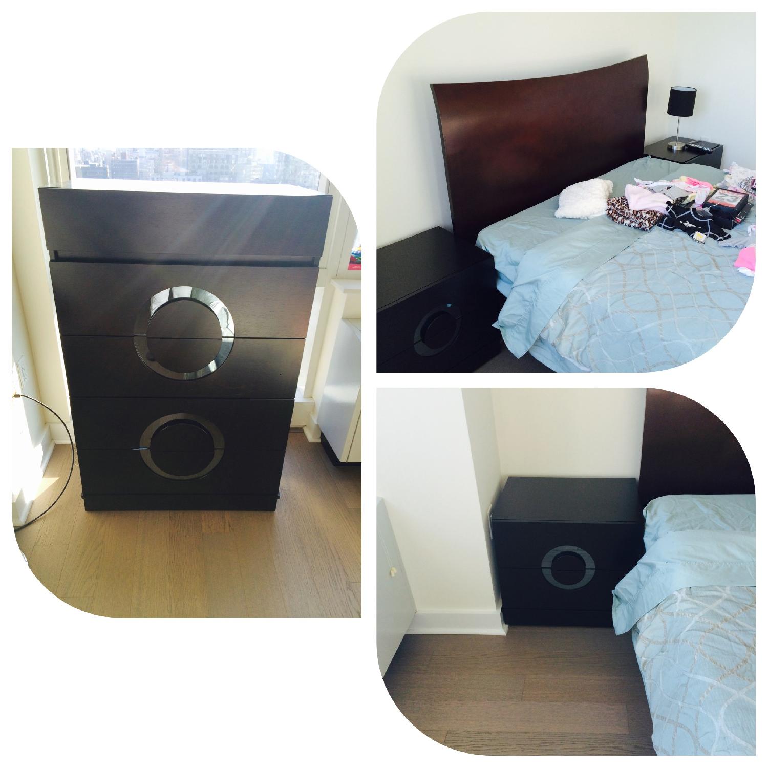 Queen Bedroom Set - image-1