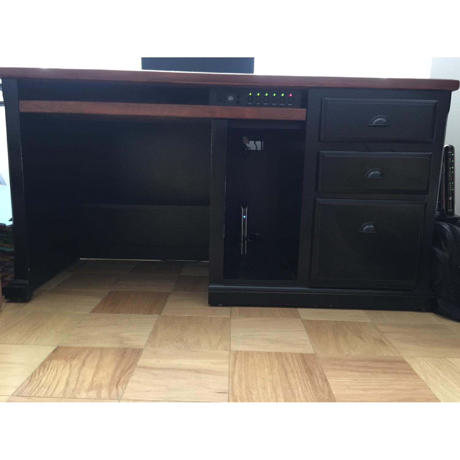 Raymour & Flanigan Office Desk AptDeco