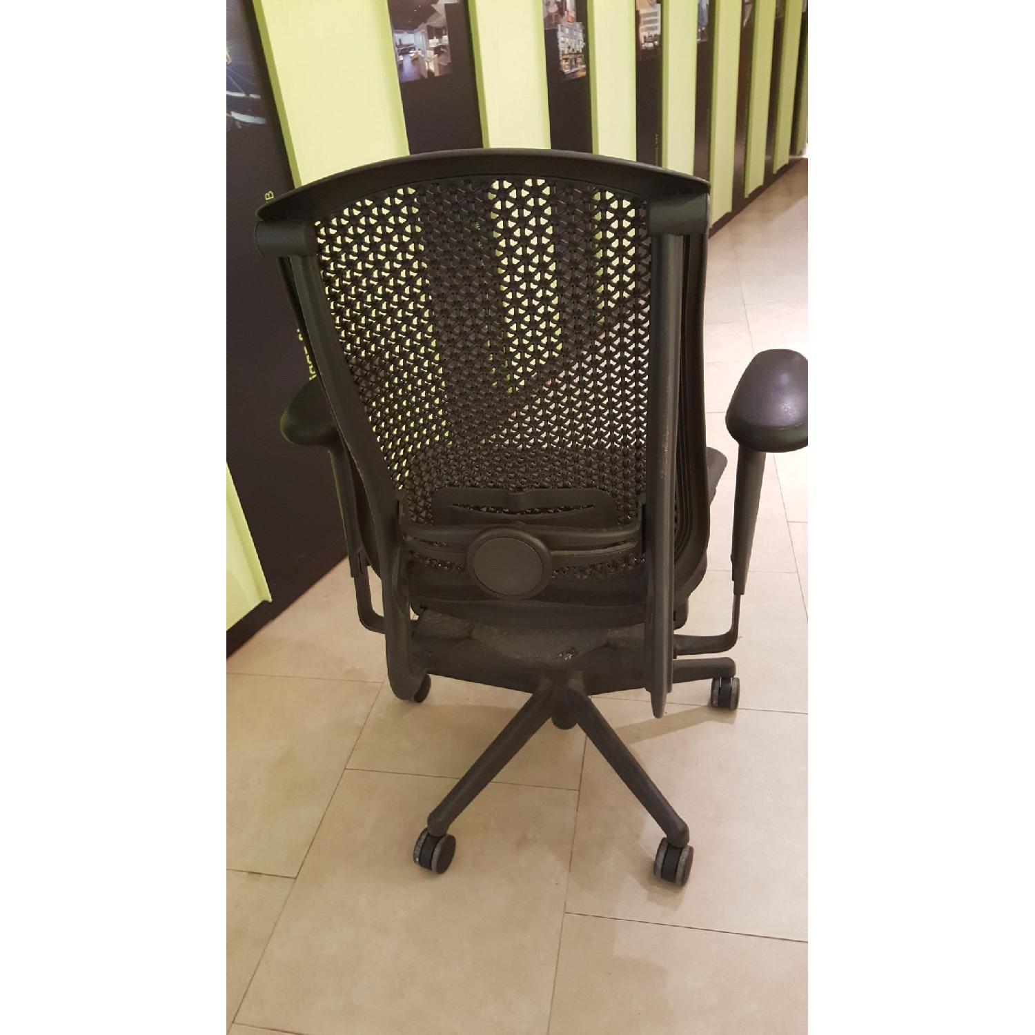 Herman Miller Office Chairs w/ Armrest - image-2