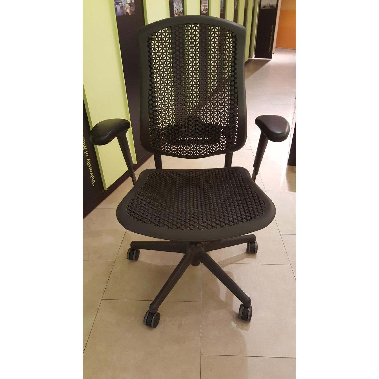 Herman Miller Office Chairs w/ Armrest - image-4