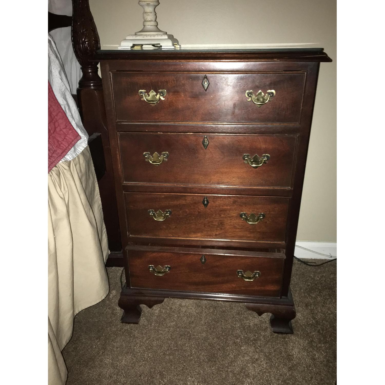 5 Piece Craftique Mahogany Bedroom Set - image-6