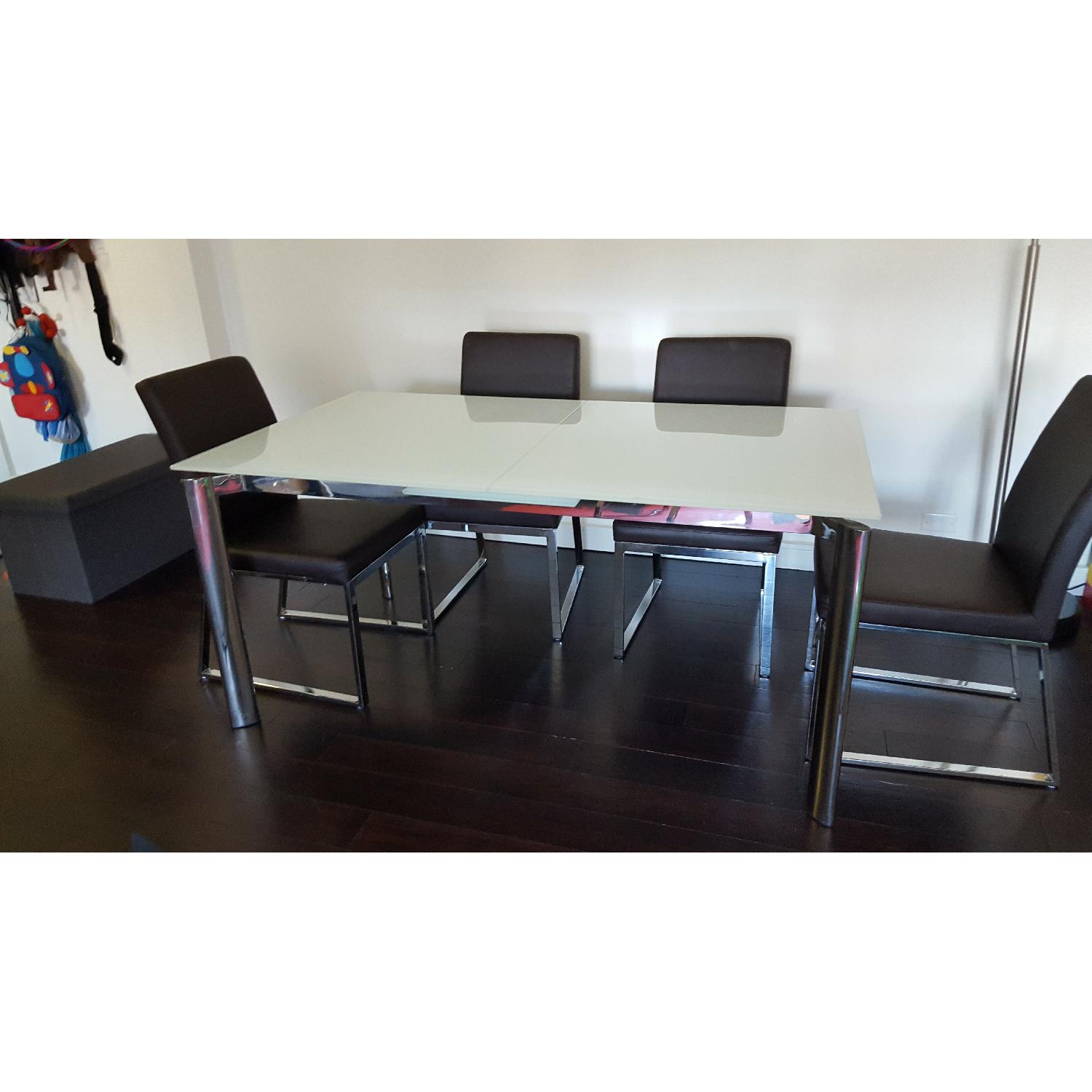 Cameron White Glass Extendable Modern Dining Table w/ 6 Niero Armless ...