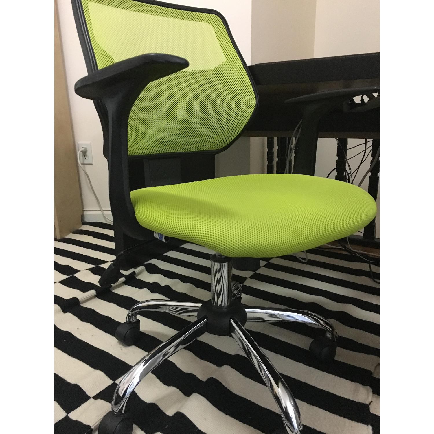 Ikea Malm Desk w/ PullOut/Removable Panel & Computer Chair AptDeco