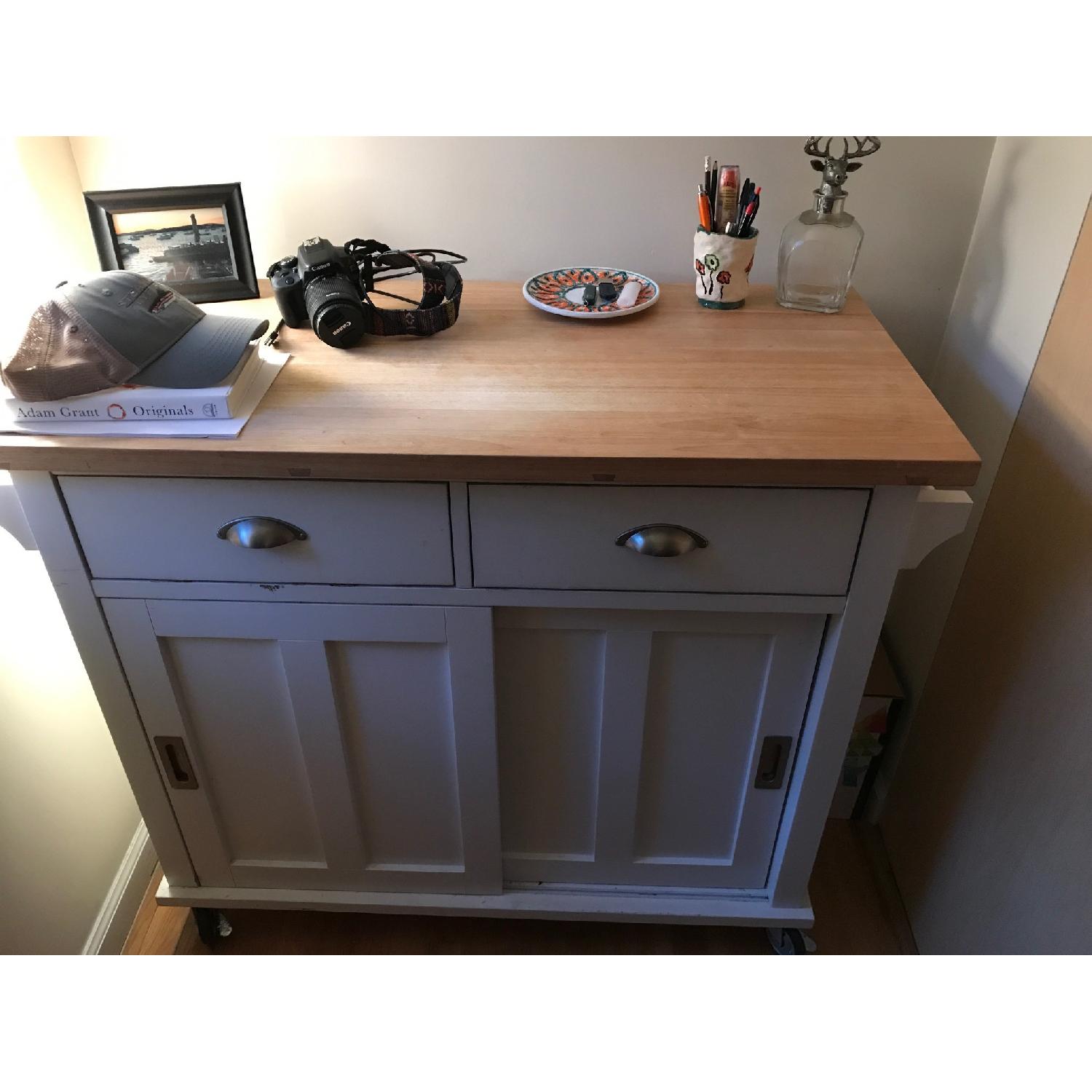 Kitchenette - AptDeco