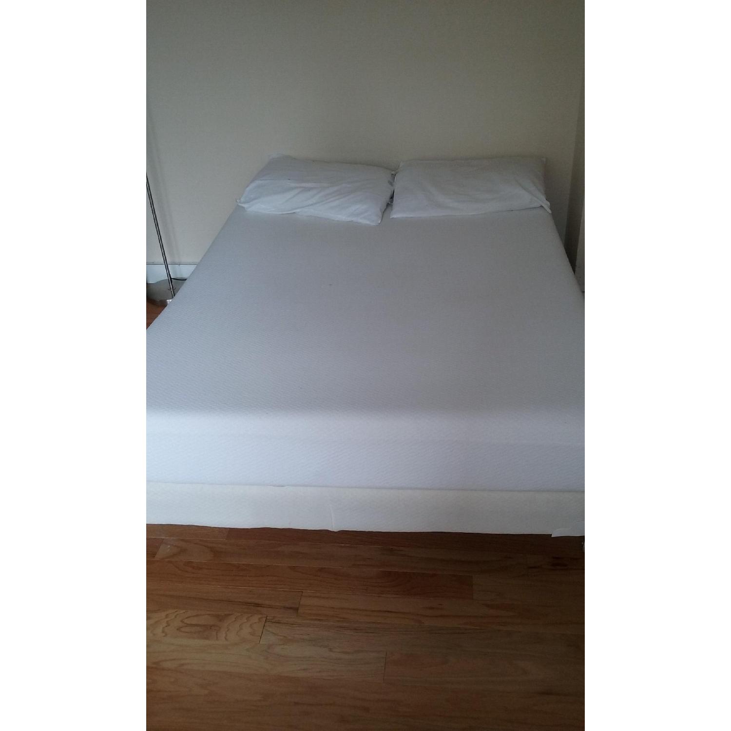 Queen Size Plaform Bed Frame - image-2