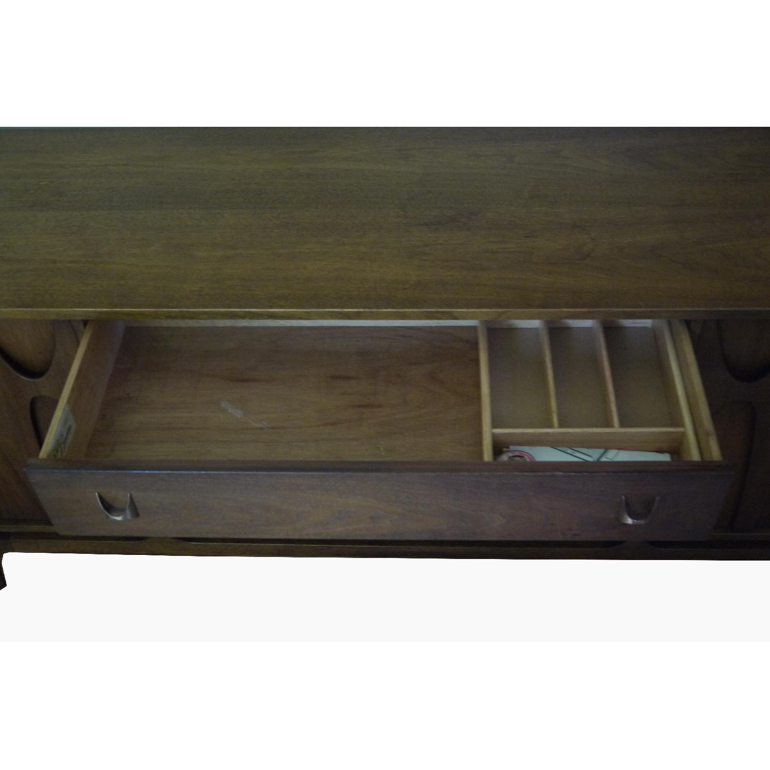 Broyhill Brasilia Premium Credenza - image-6