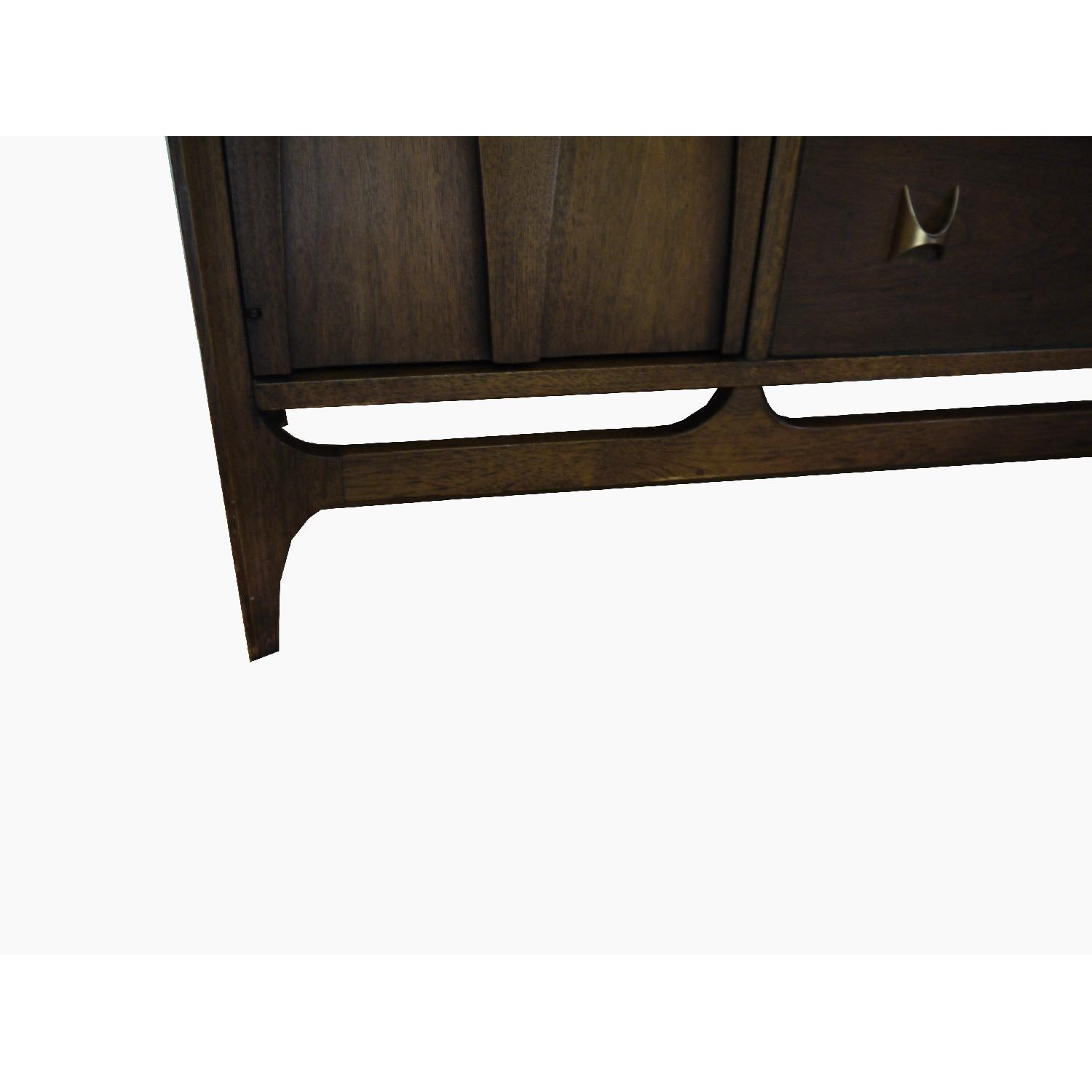 Broyhill Brasilia Premium Credenza - image-7