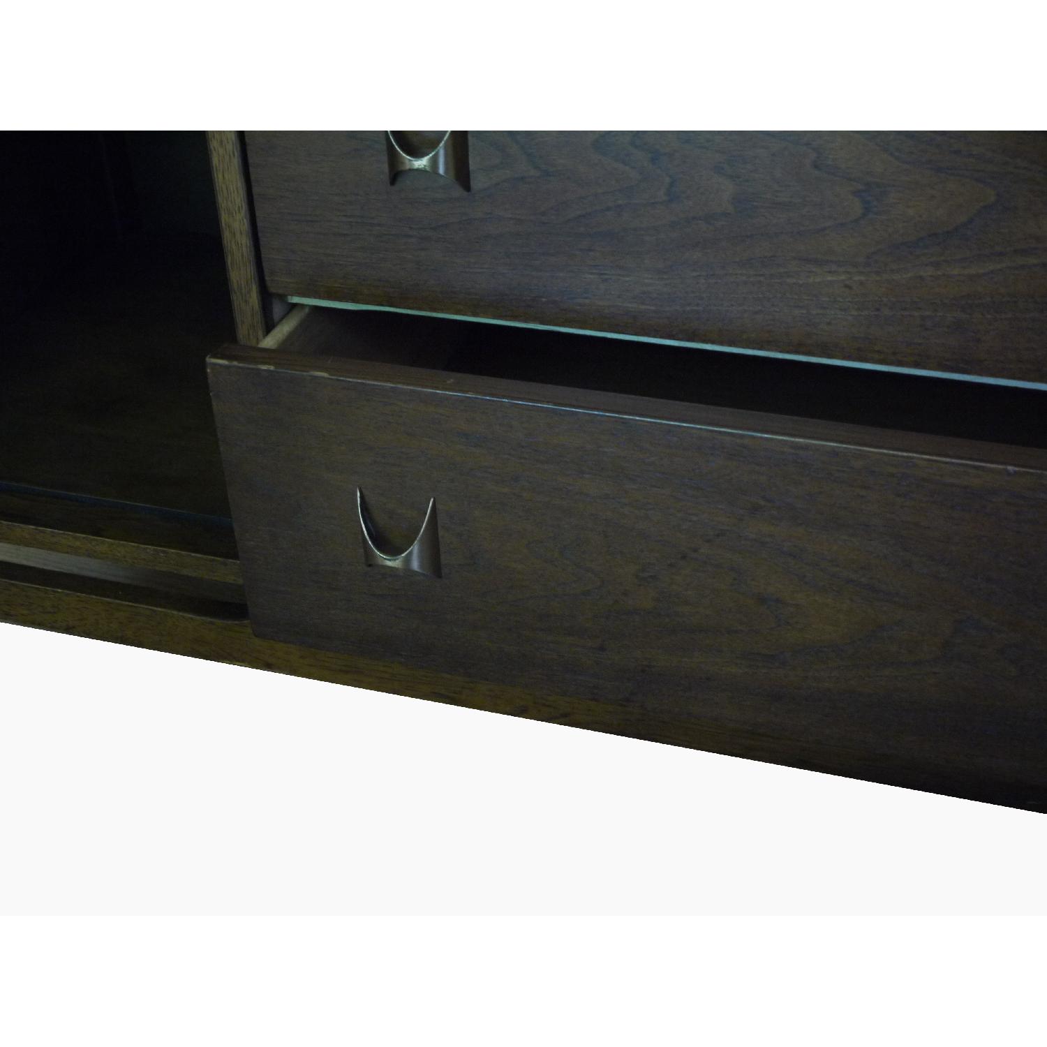 Broyhill Brasilia Premium Credenza - image-9