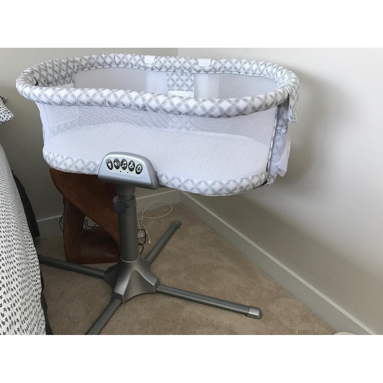 Halo Bassinest Swivel Sleeper - image-2
