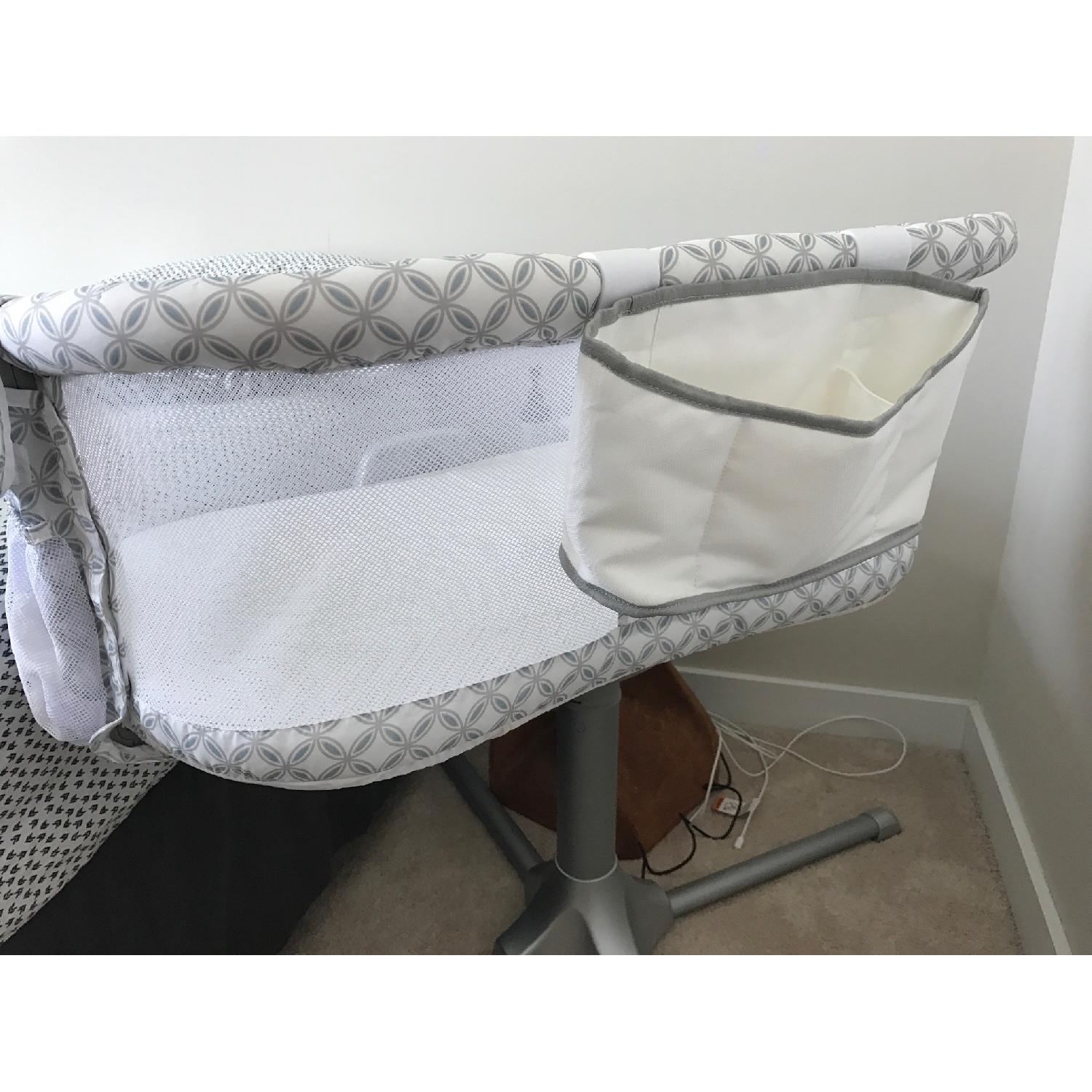 Halo Bassinest Swivel Sleeper - image-5